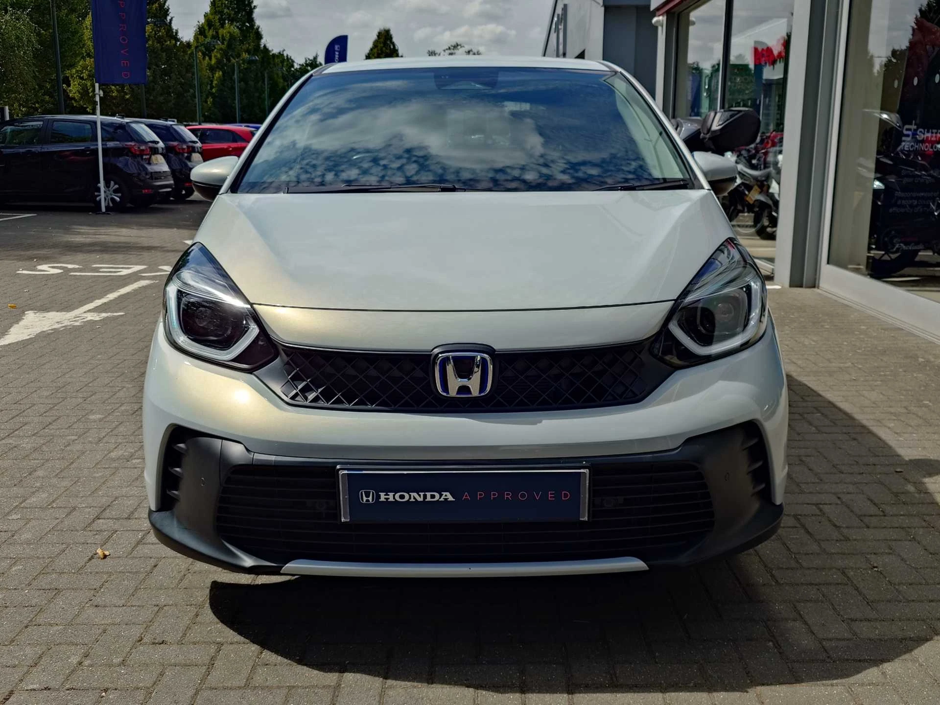 Vehicle image 6