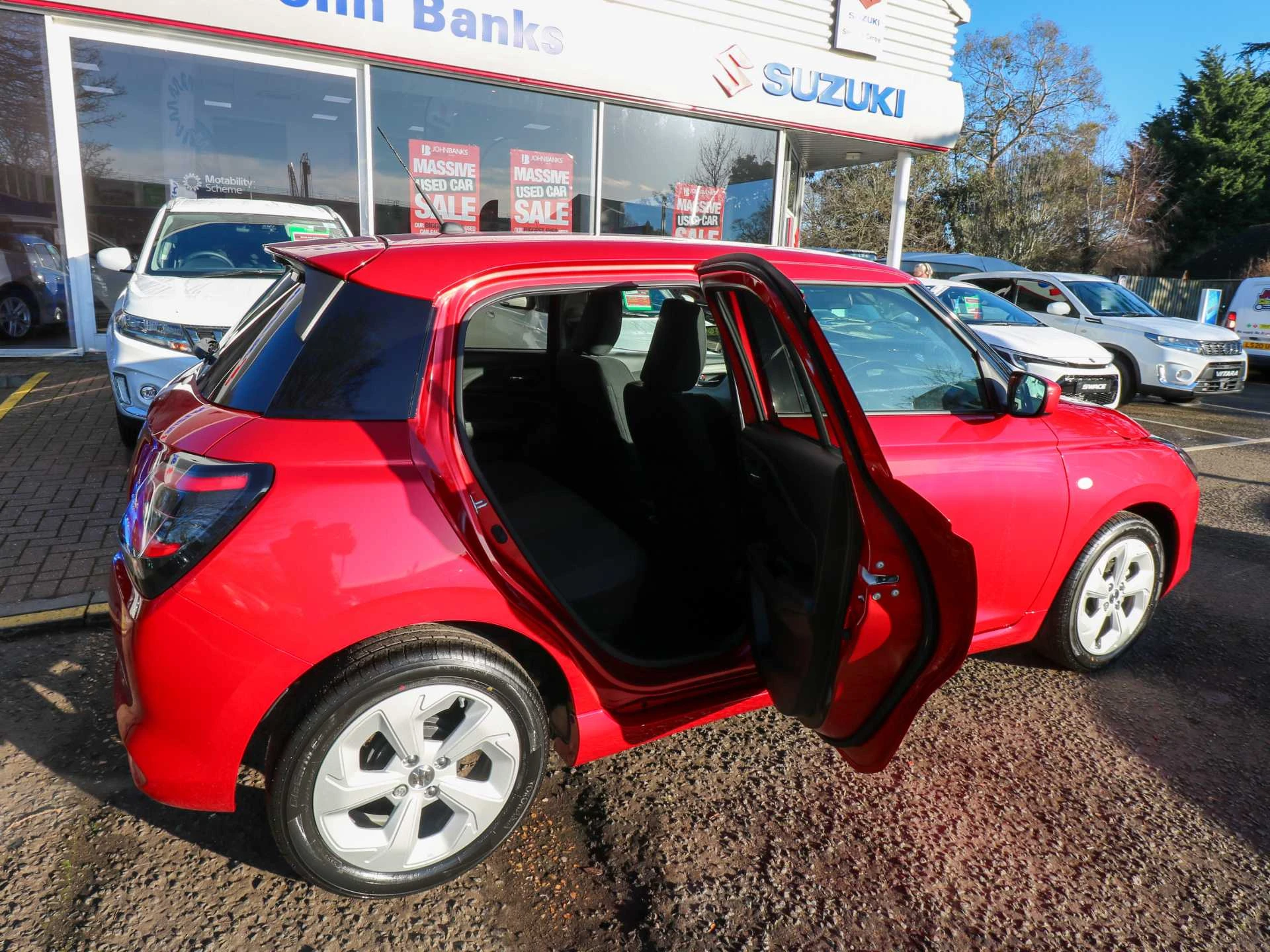 Vehicle image 4