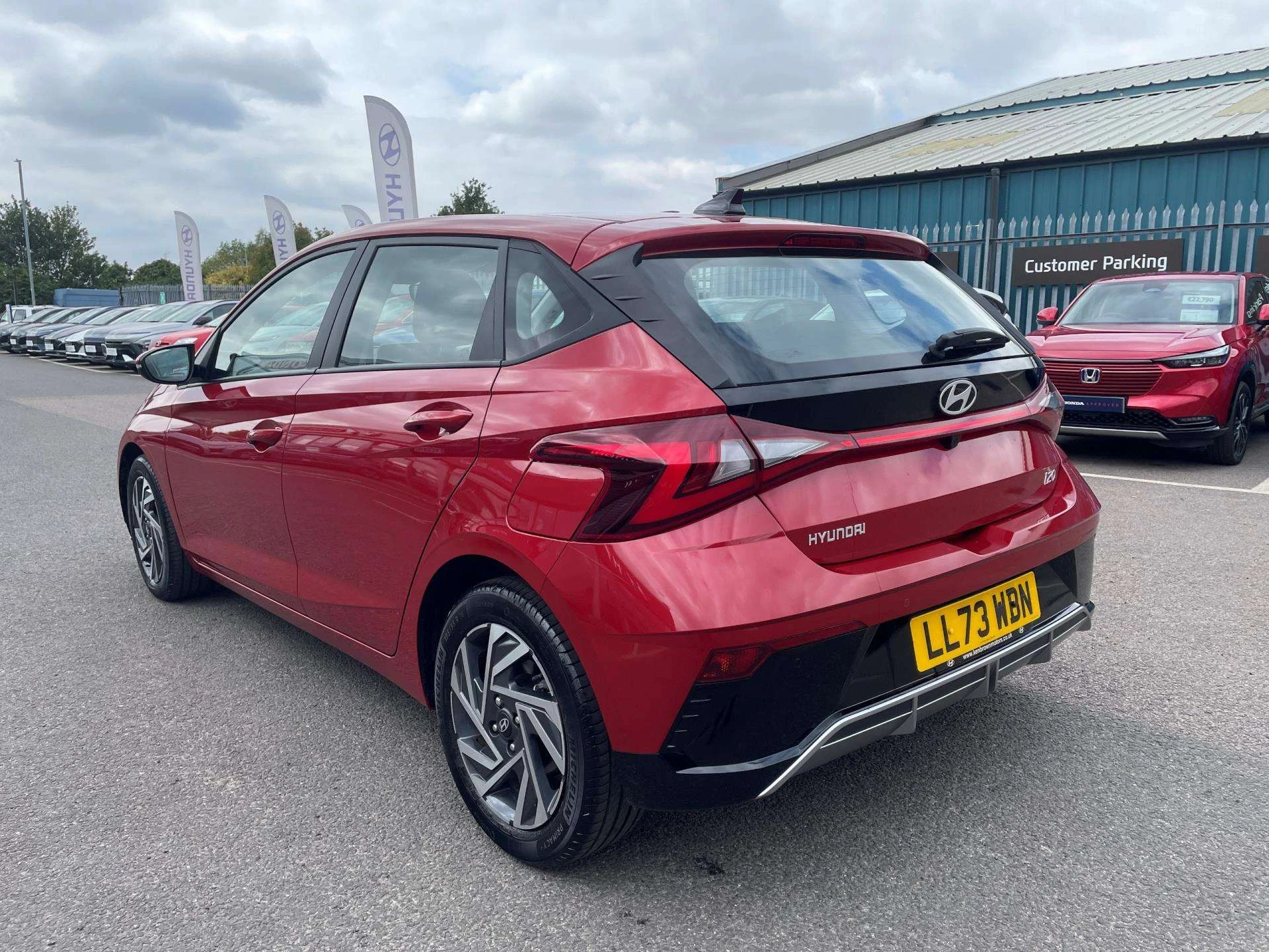Vehicle image 6