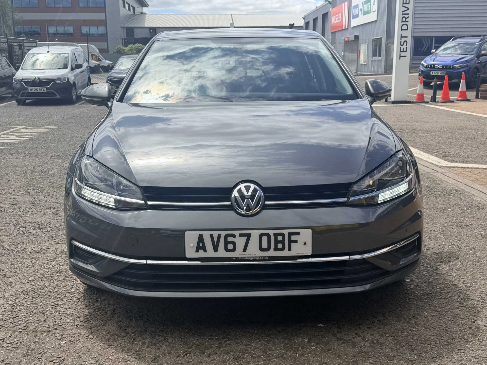 Vehicle image 6