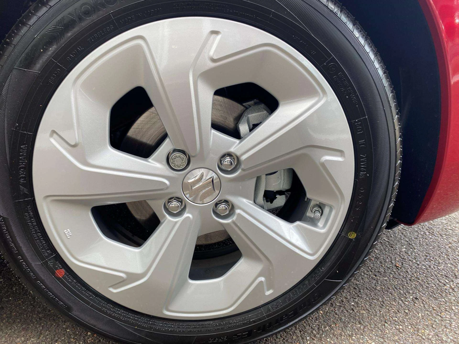 Vehicle image 6