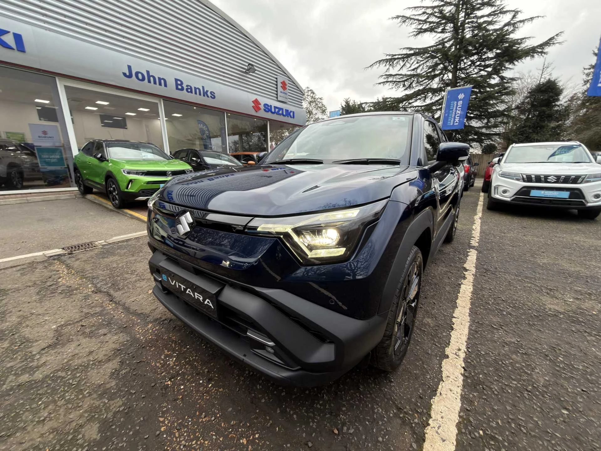 Vehicle image 3