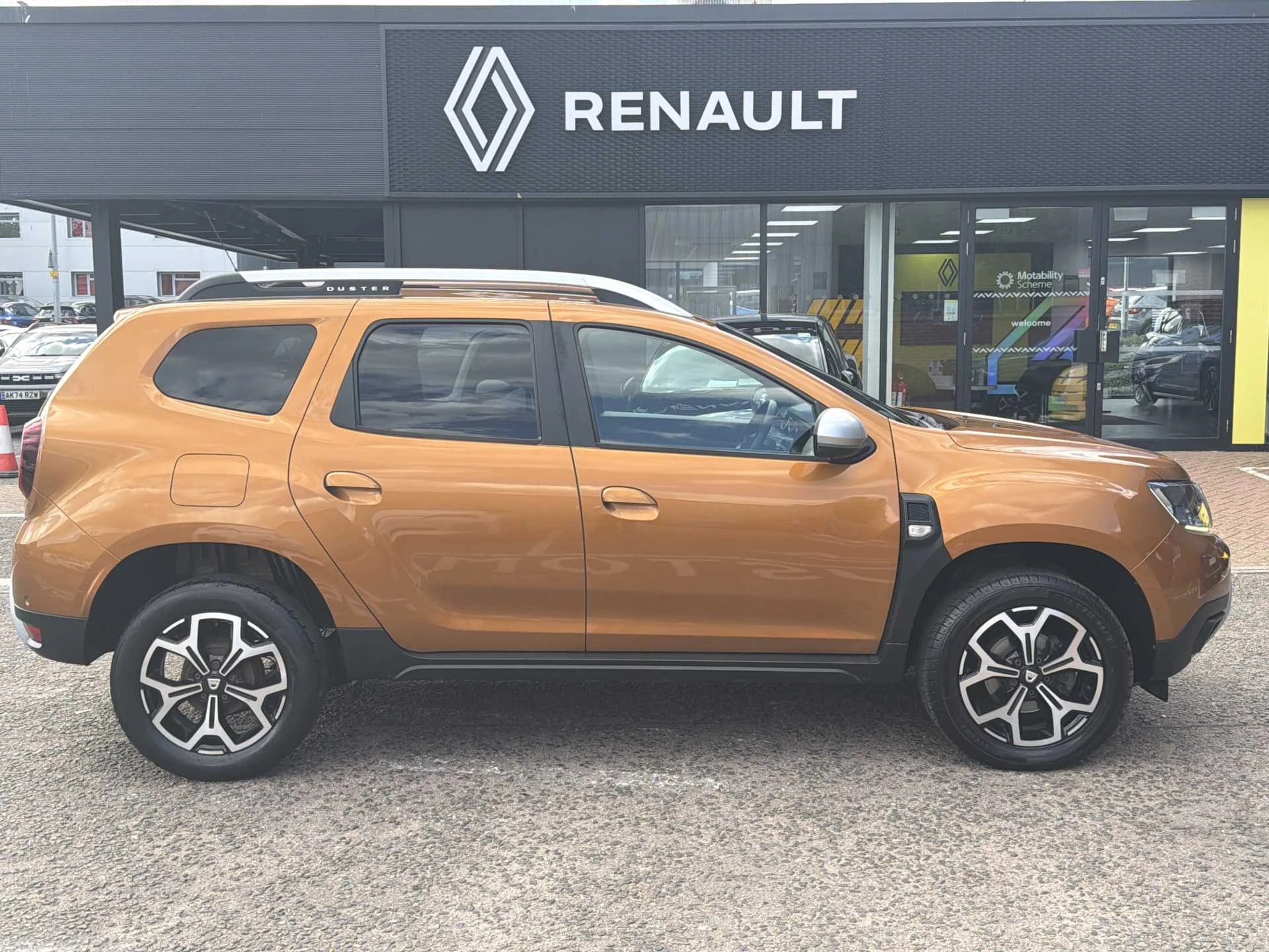 Vehicle image 5