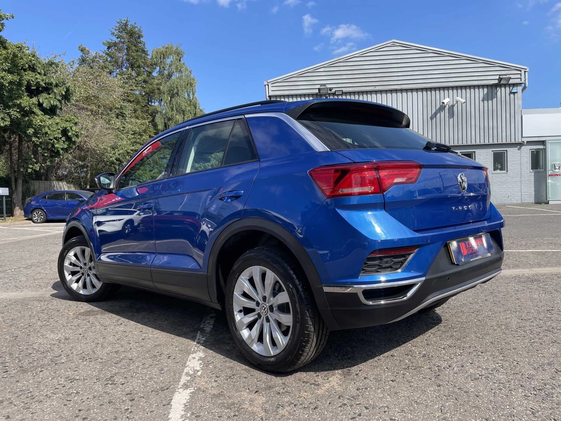 Vehicle image 3