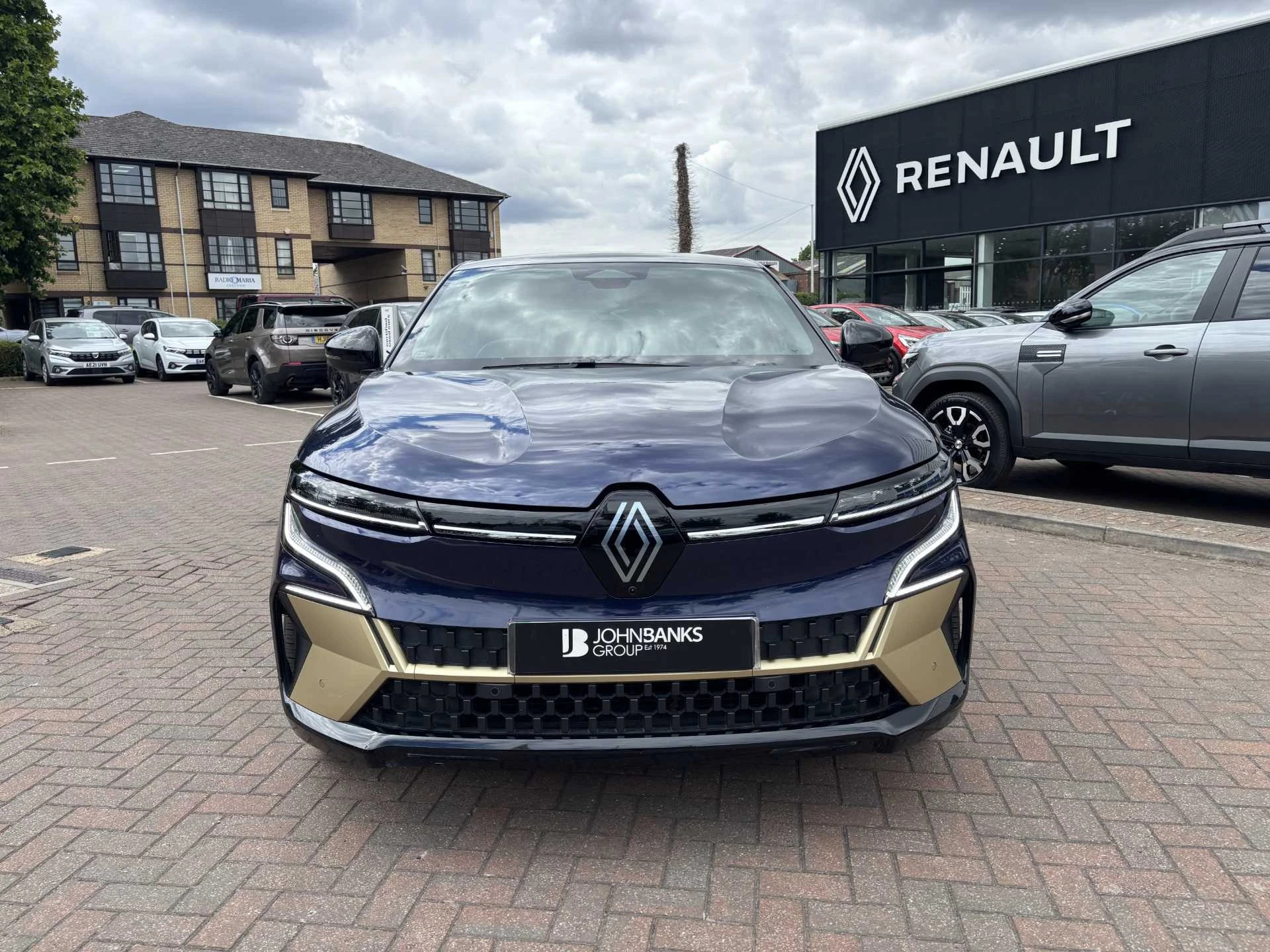 Vehicle image 2