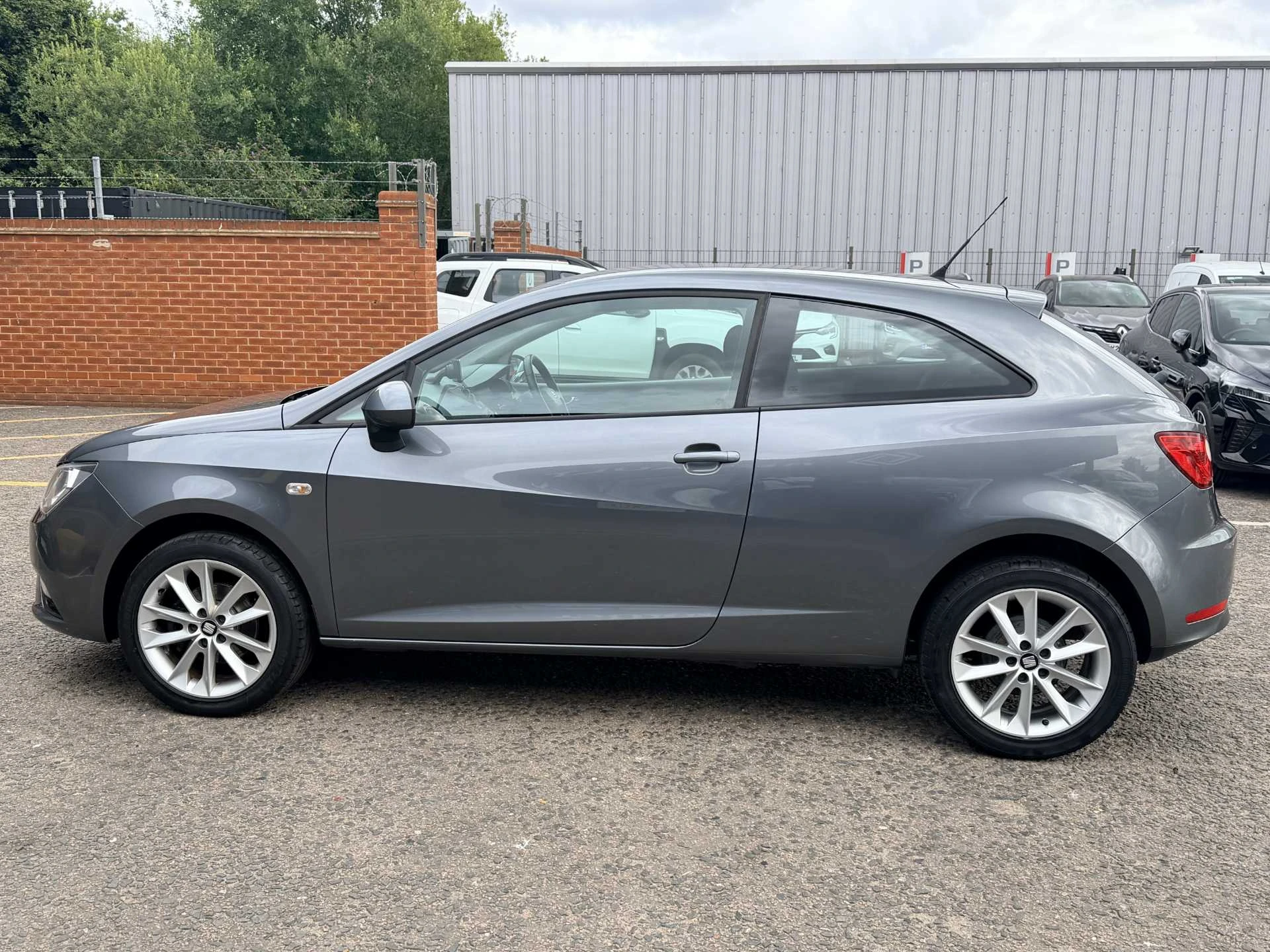 Vehicle image 7
