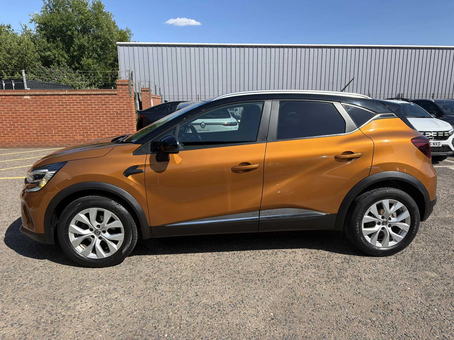 Vehicle image 7