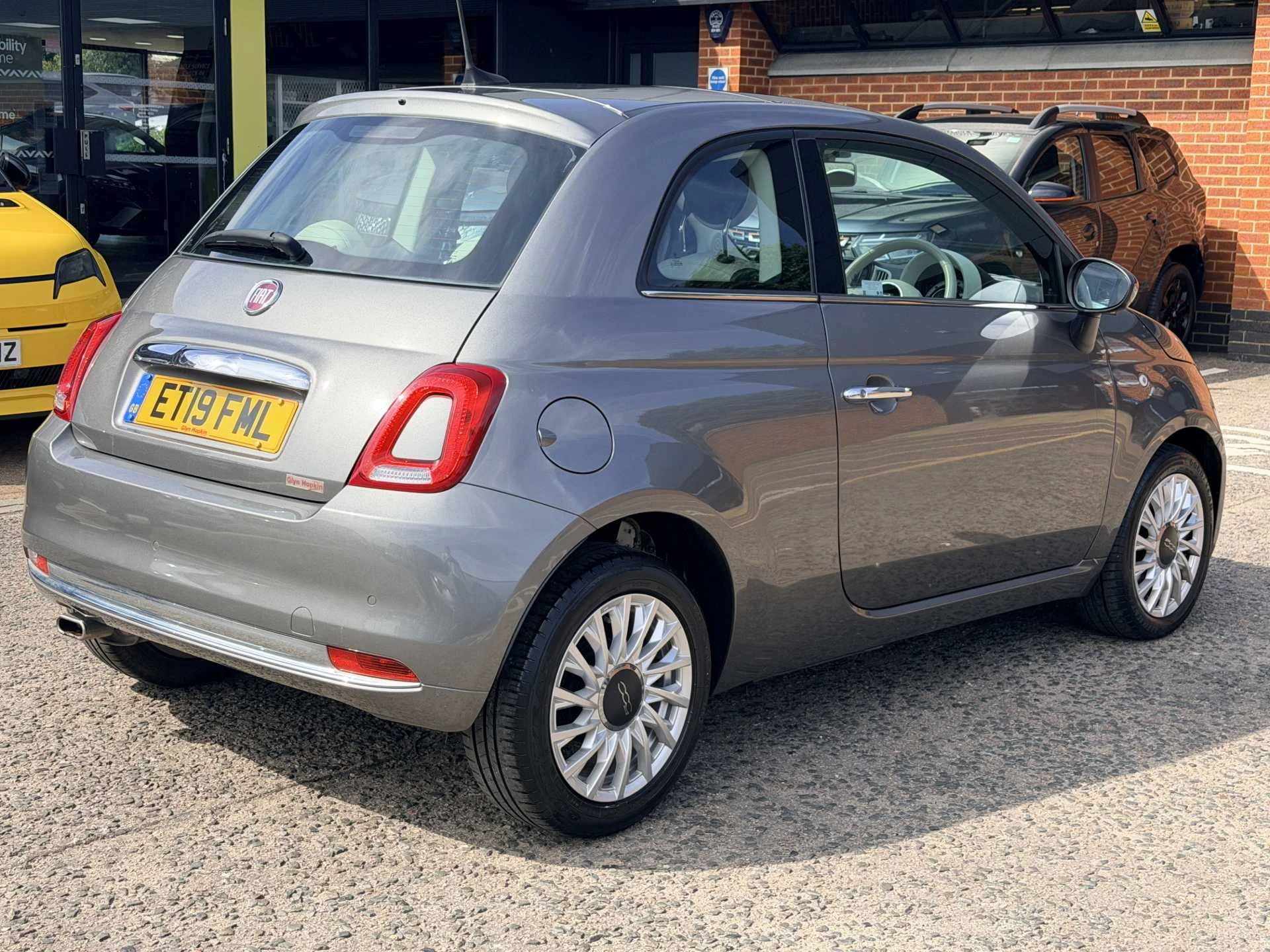 Vehicle image 4