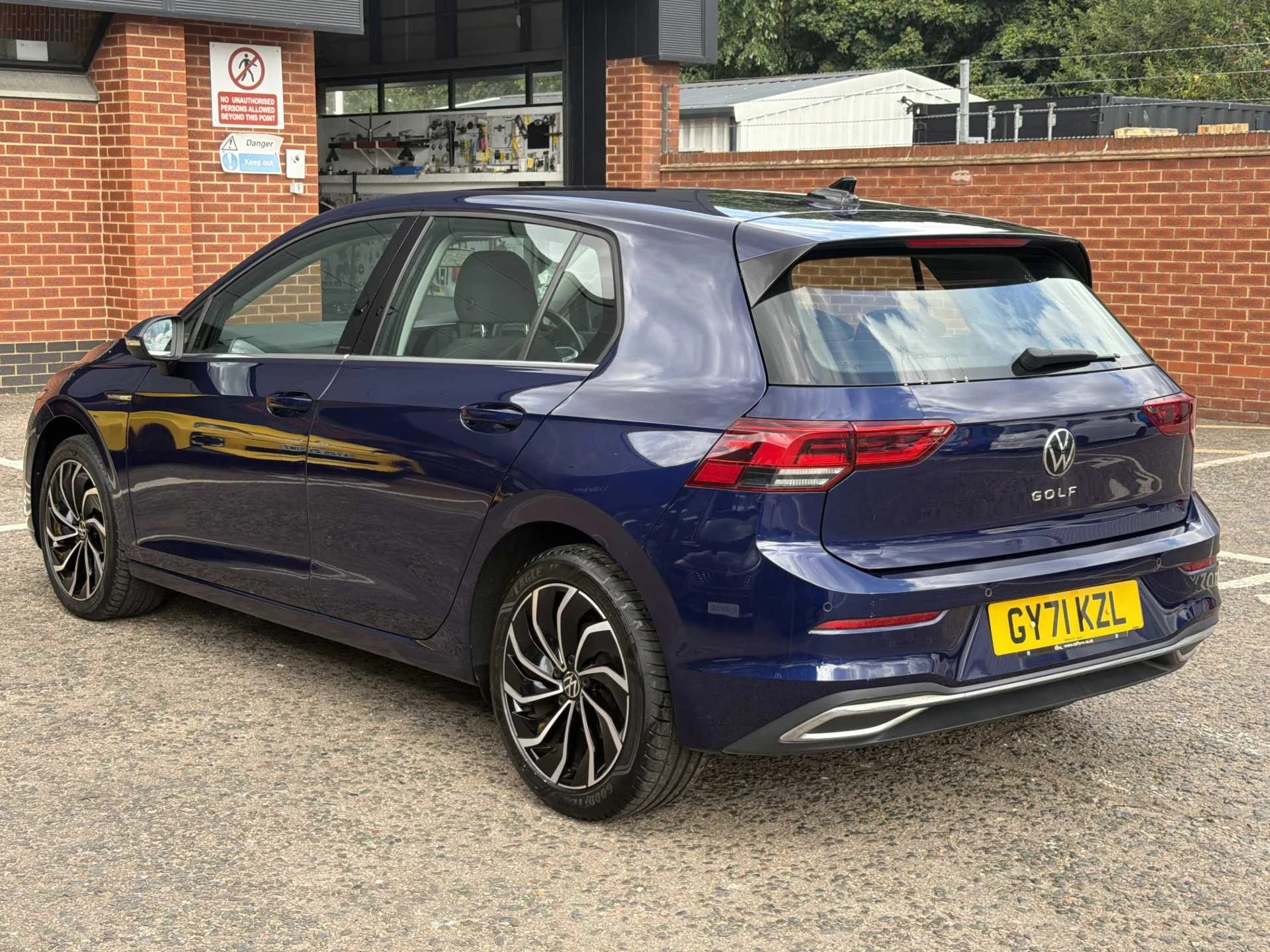Vehicle image 3
