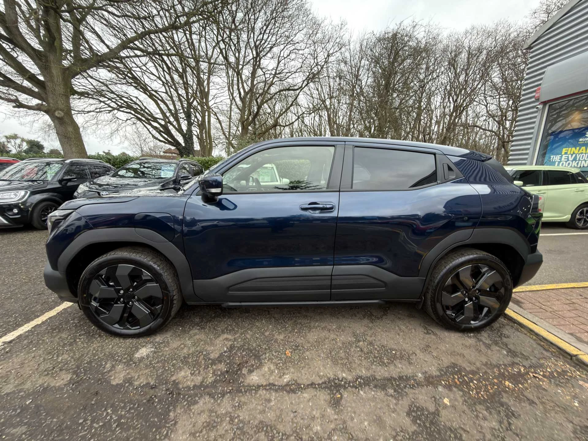 Vehicle image 5