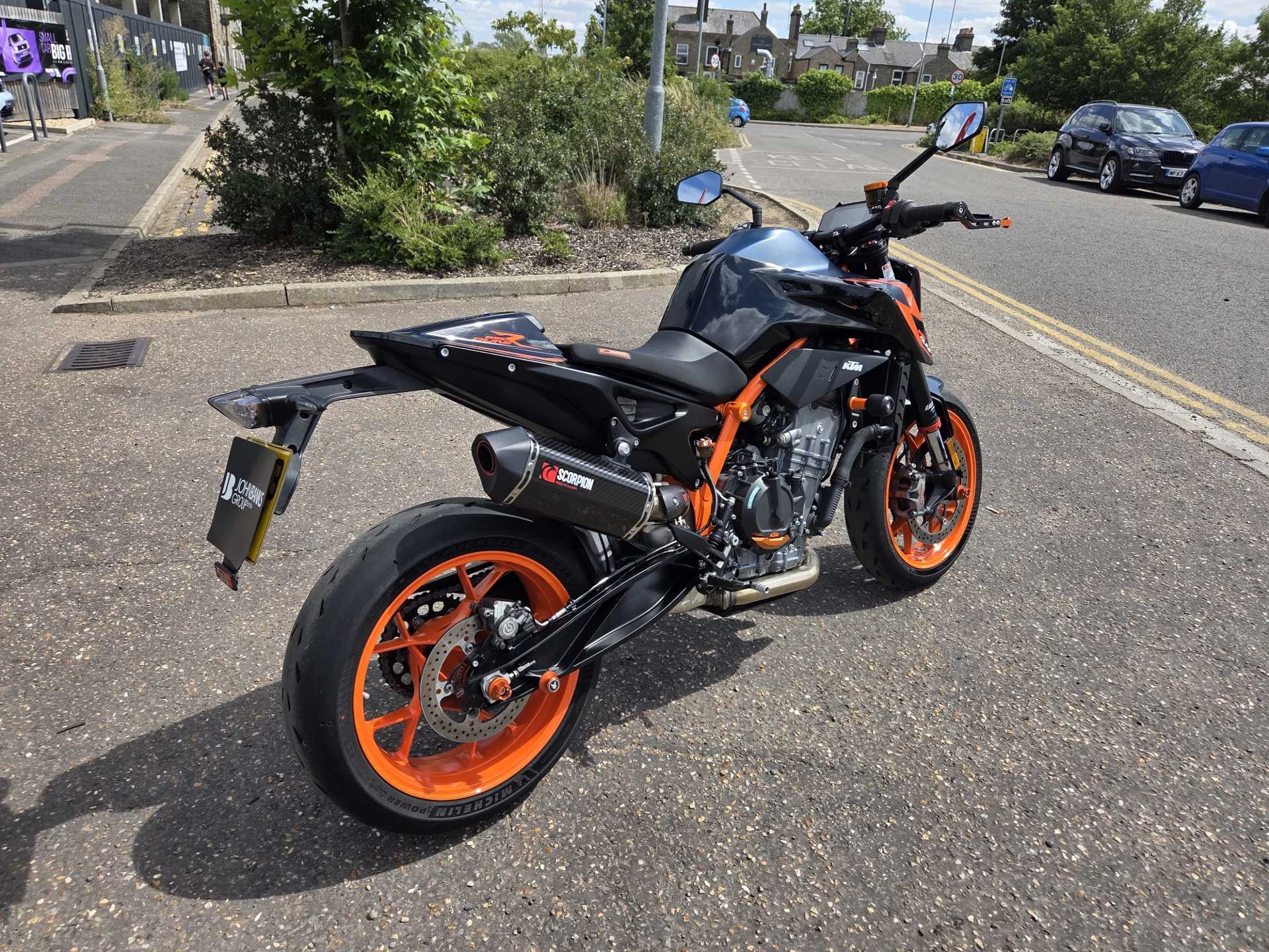 Vehicle image 3