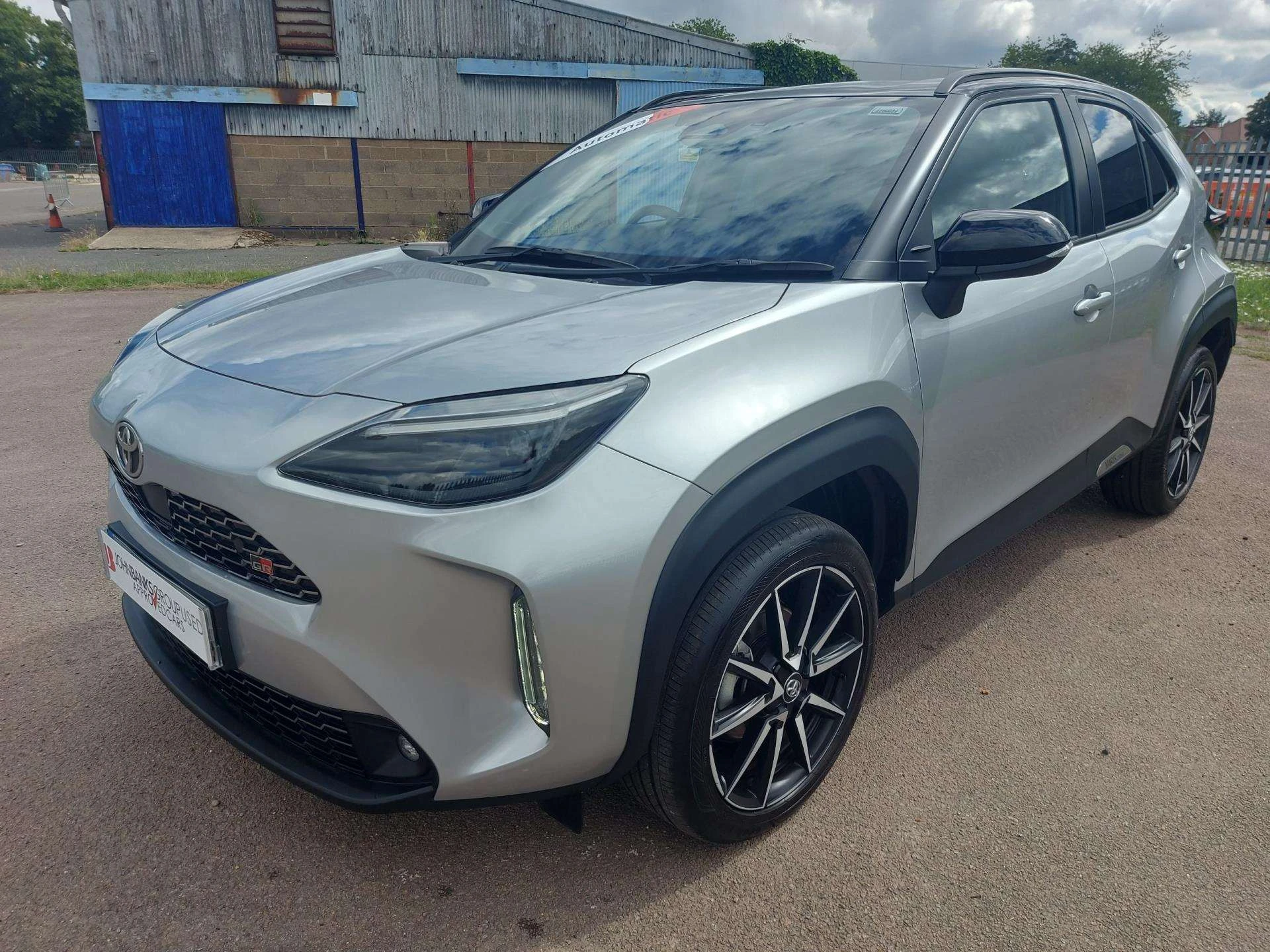 Vehicle image 3