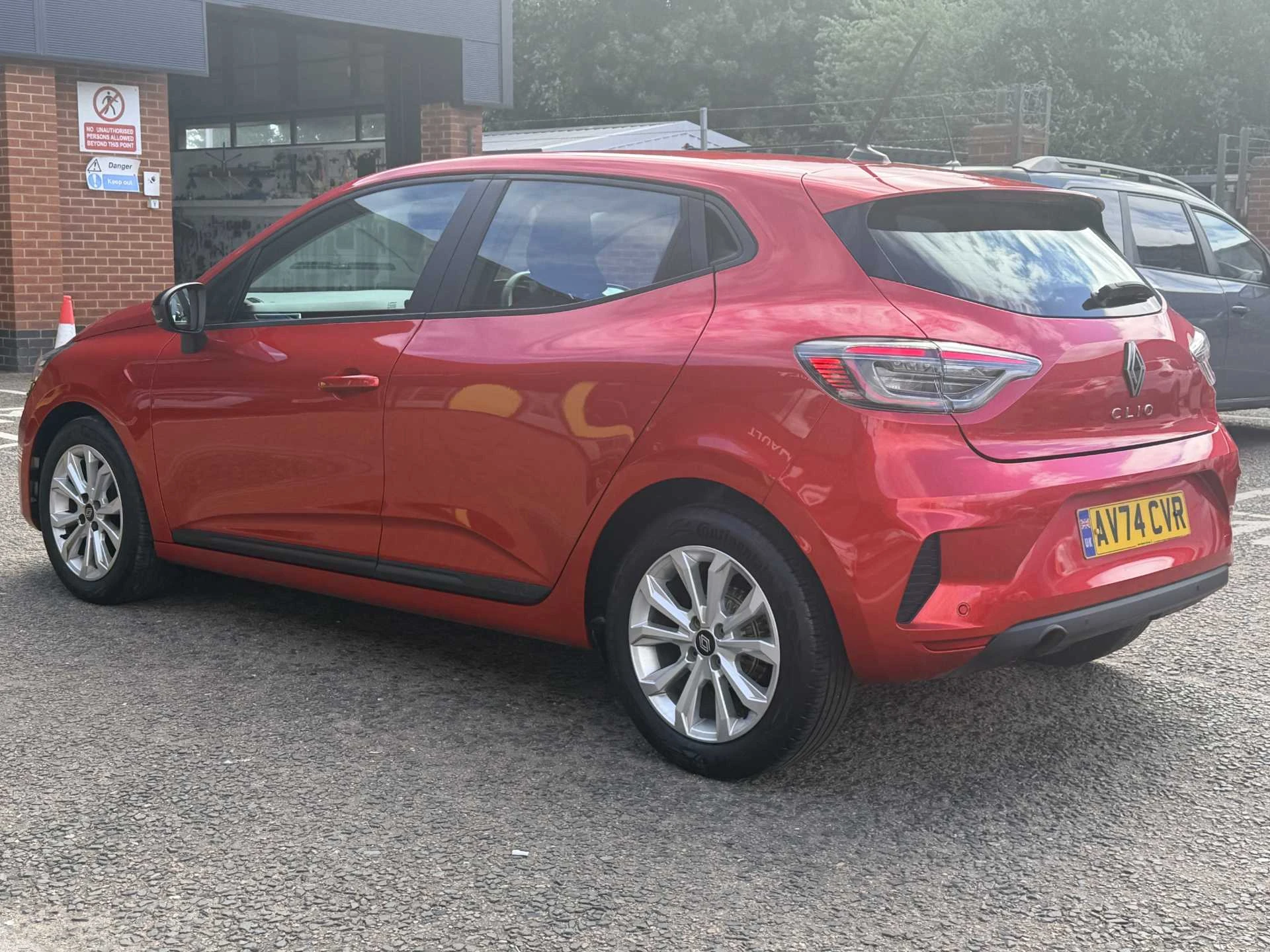 Vehicle image 3