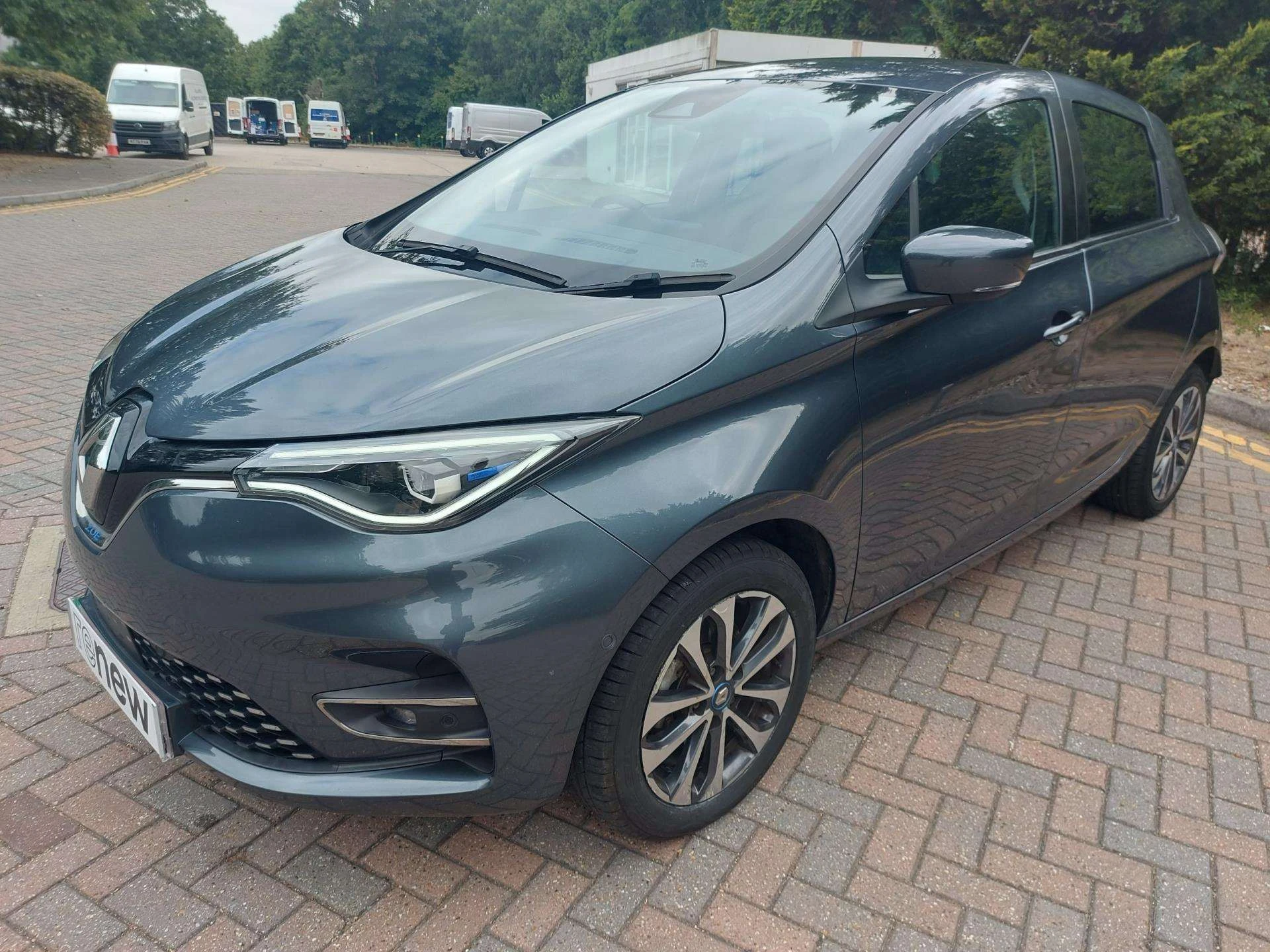 Vehicle image 3