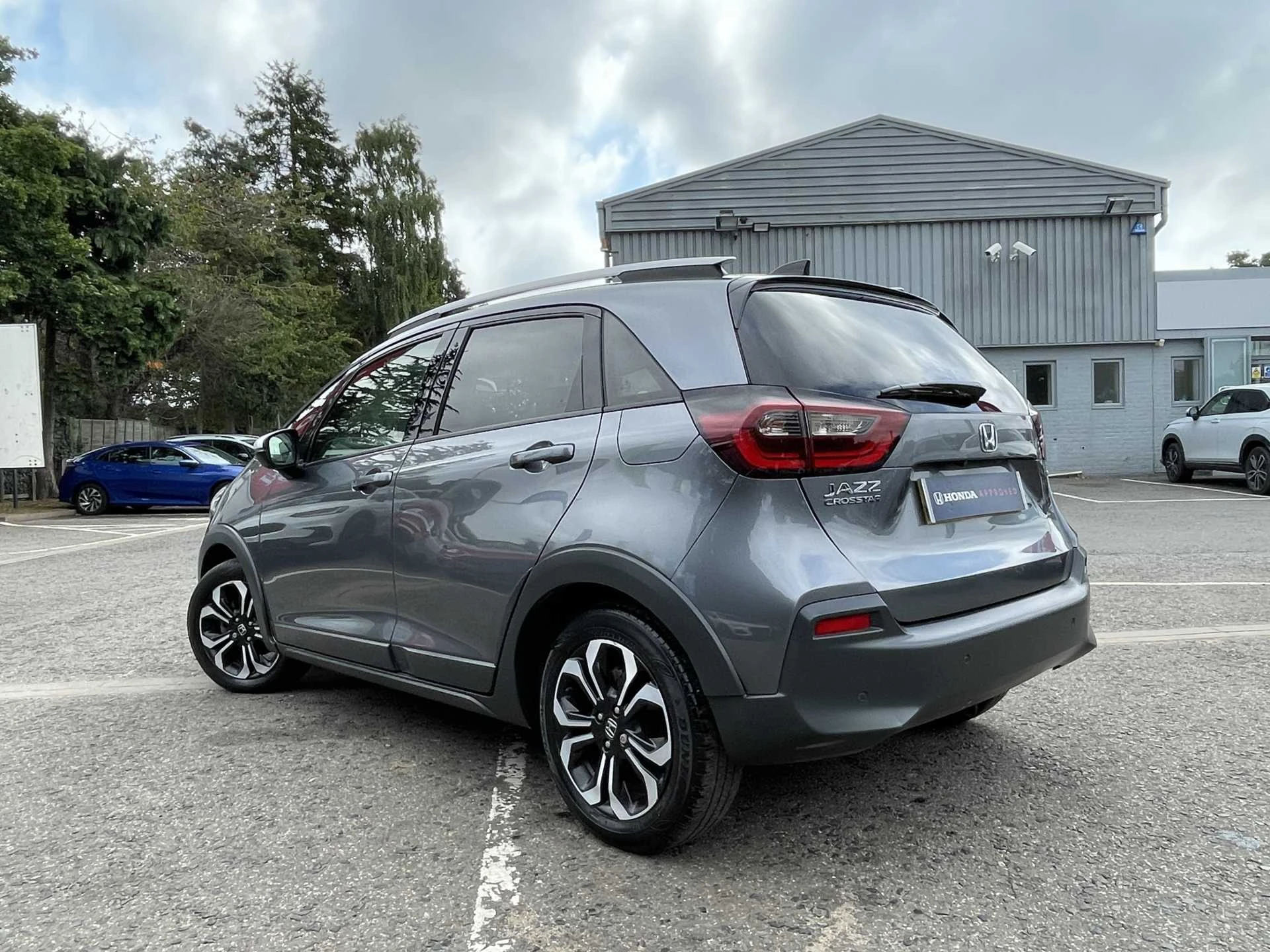 Vehicle image 3