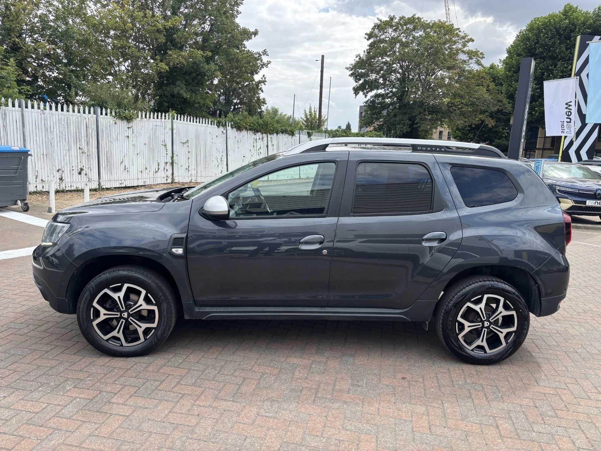 Vehicle image 7