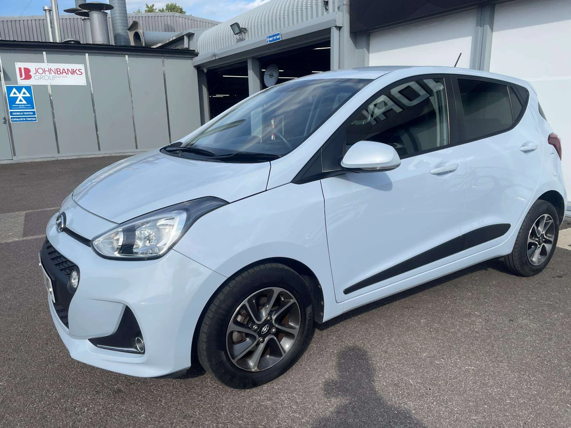 Vehicle image 6