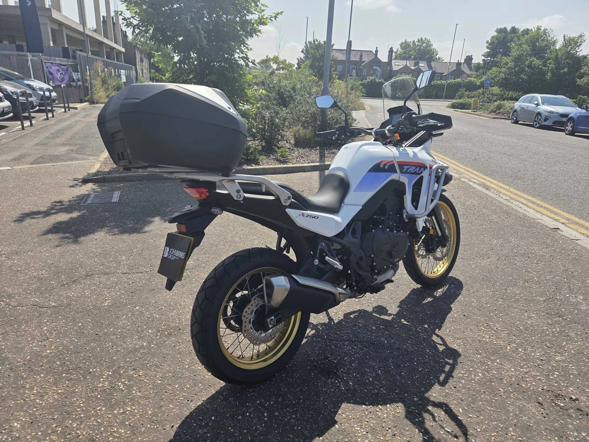 Vehicle image 3