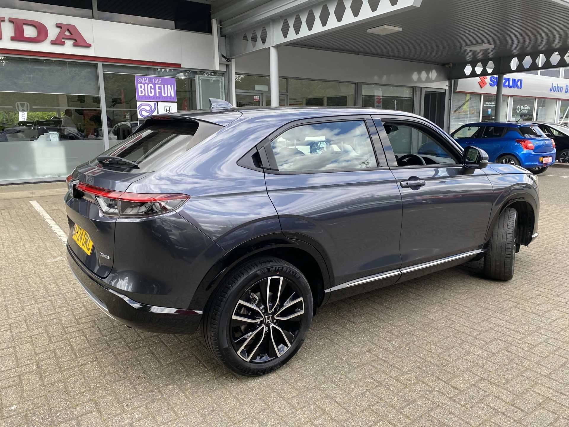 Vehicle image 7