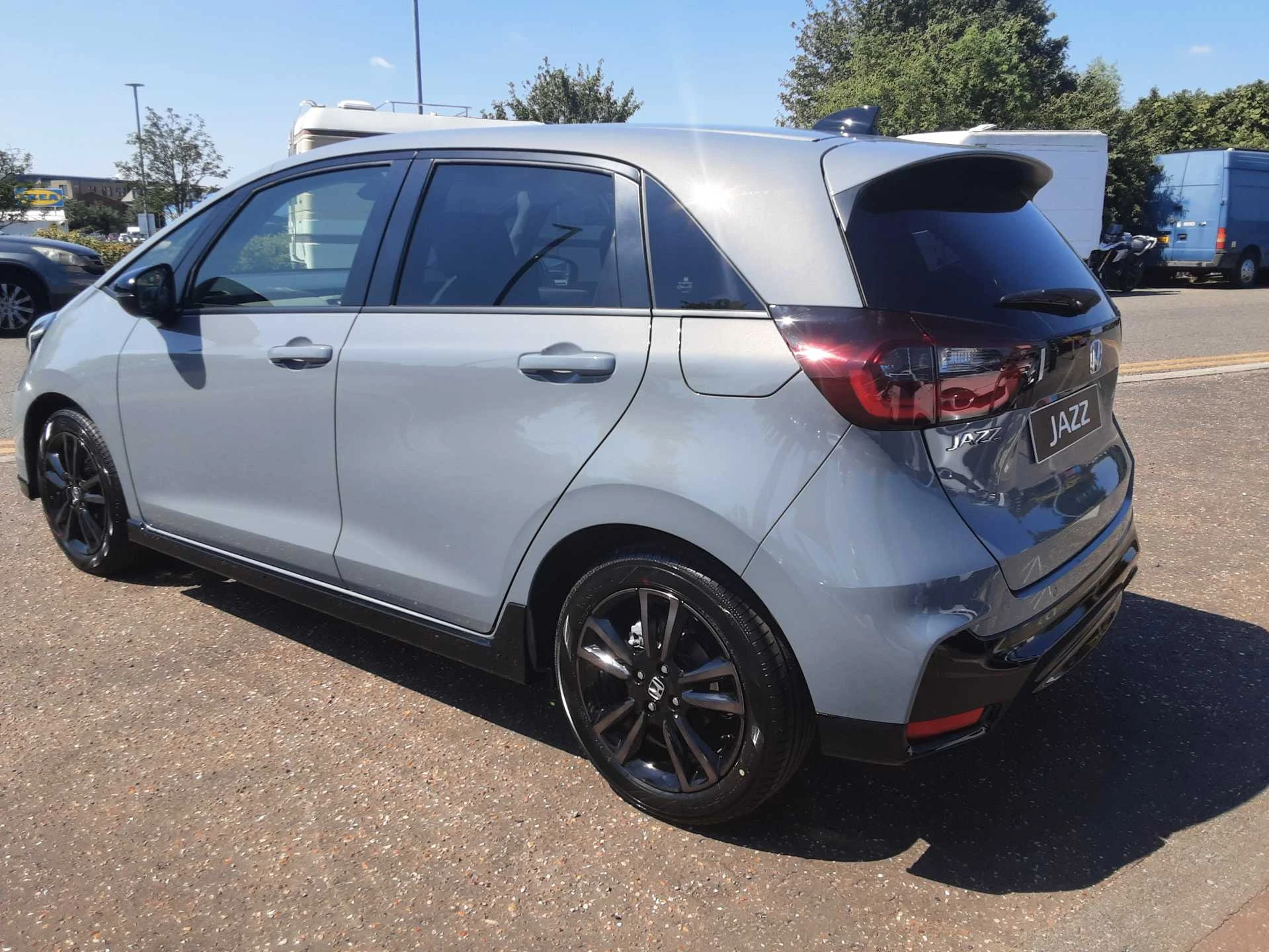 Vehicle image 7