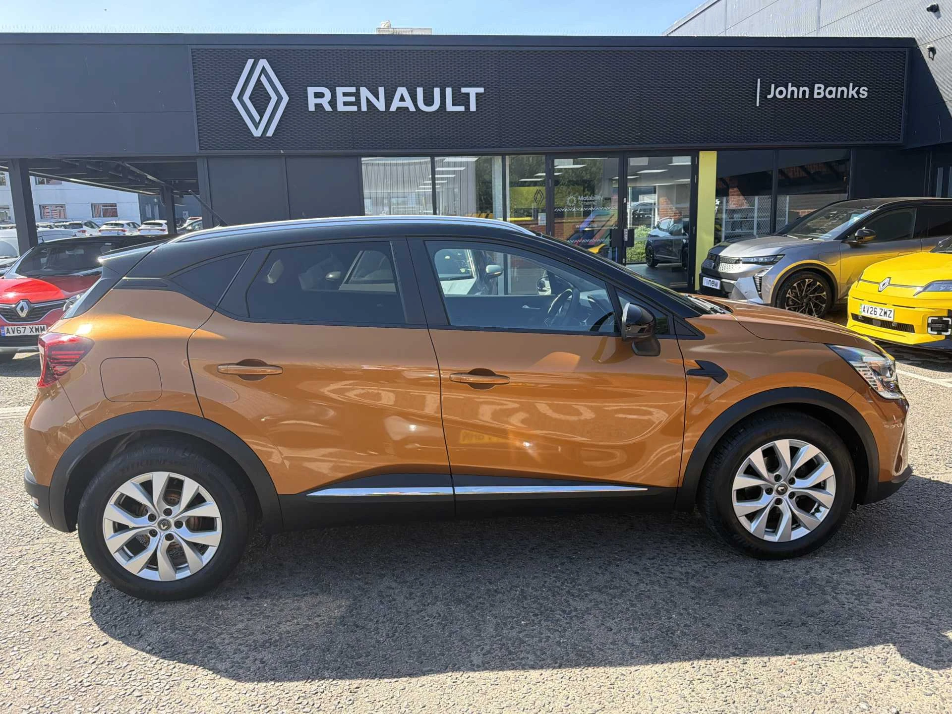 Vehicle image 5