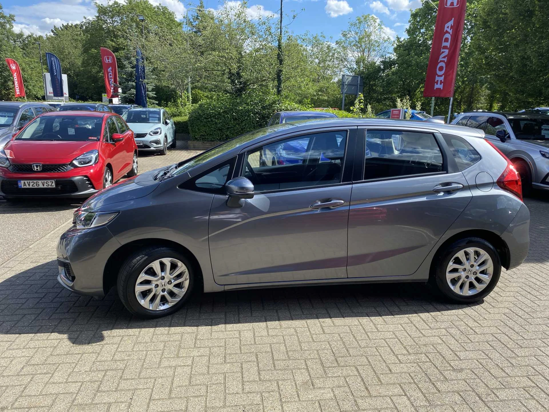 Vehicle image 4