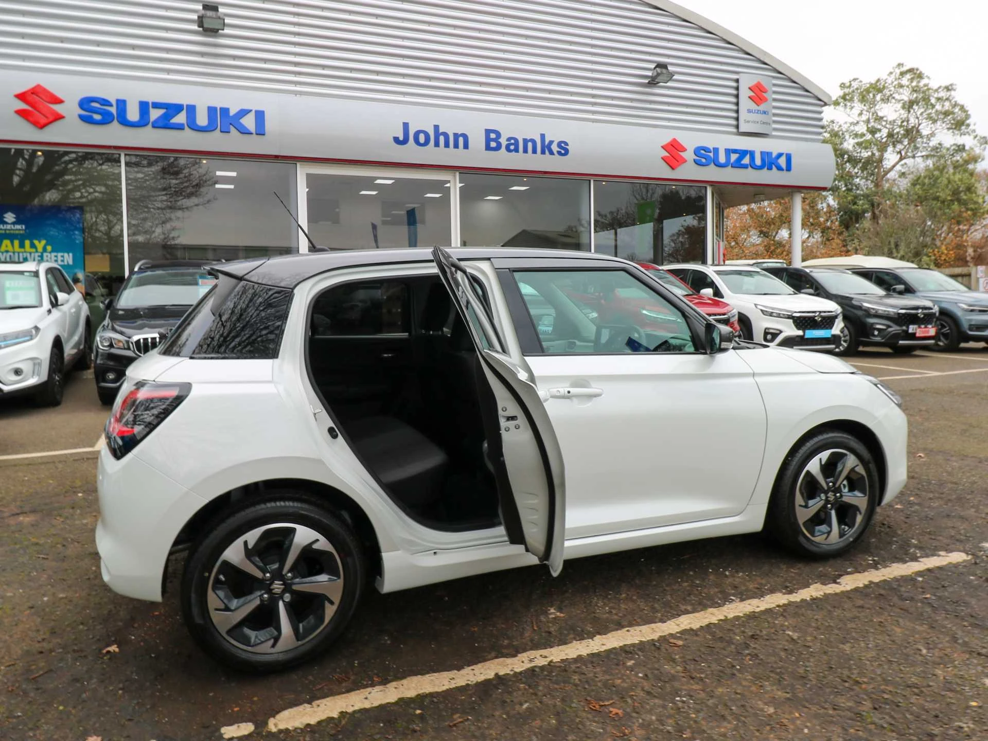 Vehicle image 7