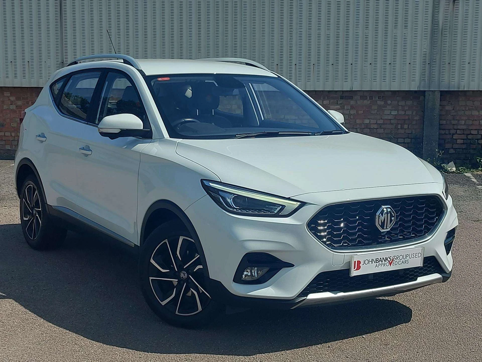Vehicle image 4