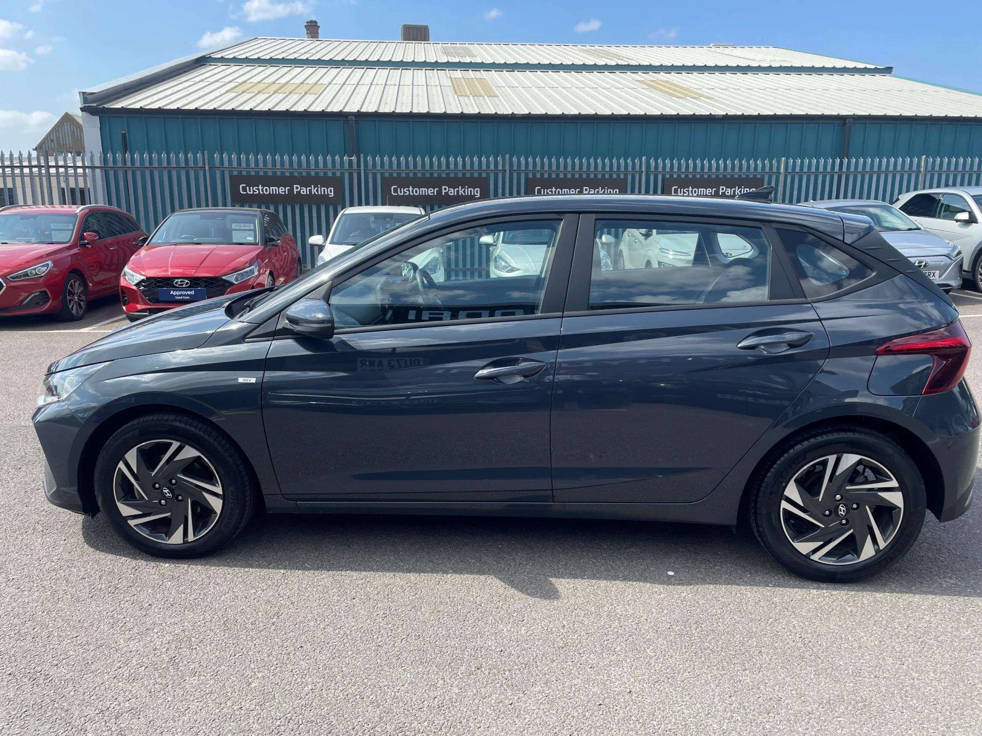 Vehicle image 4