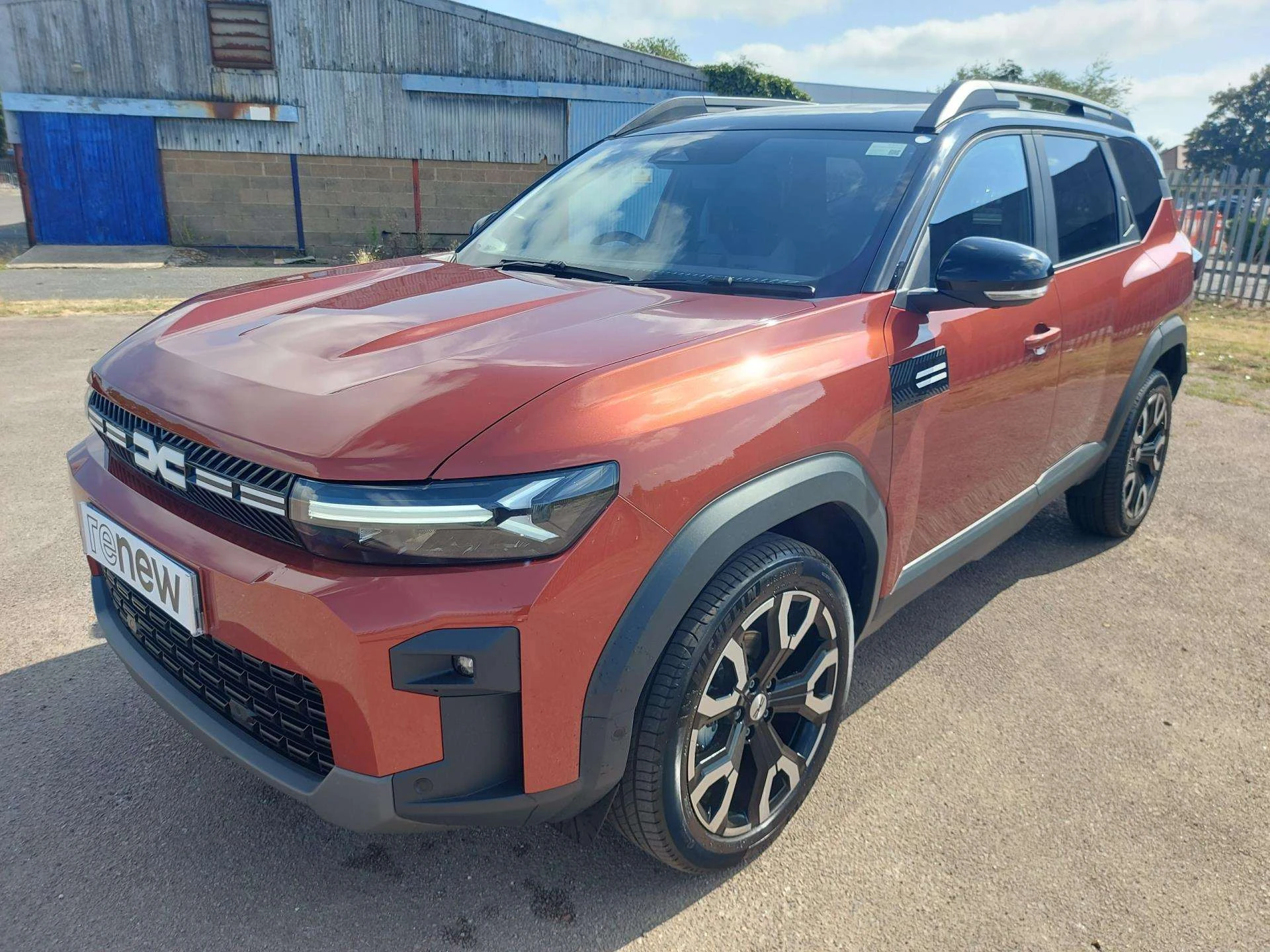 Vehicle image 3