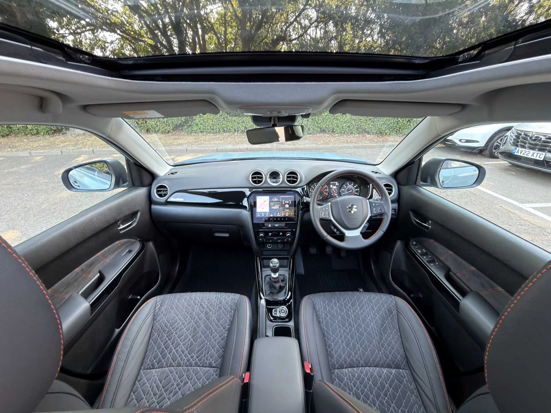 Vehicle image 4