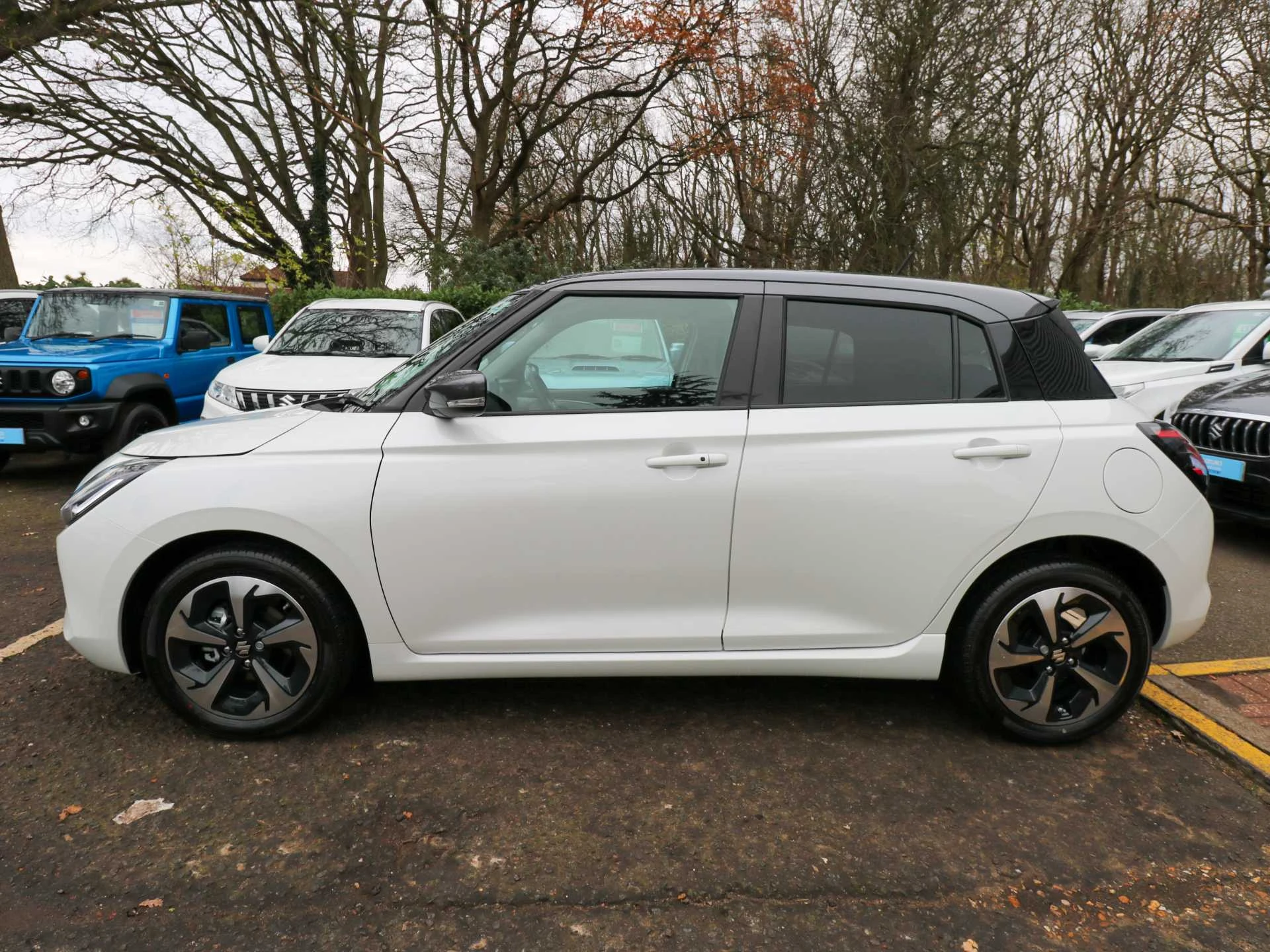 Vehicle image 5