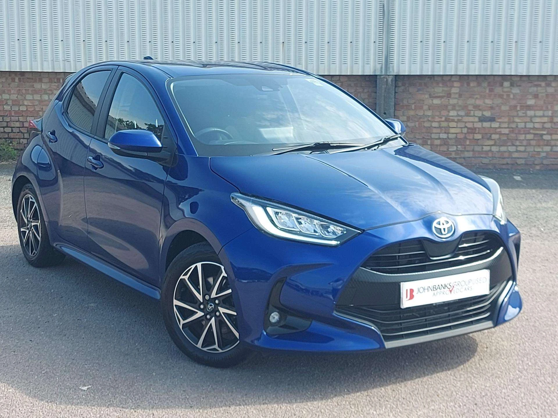 Vehicle image 4