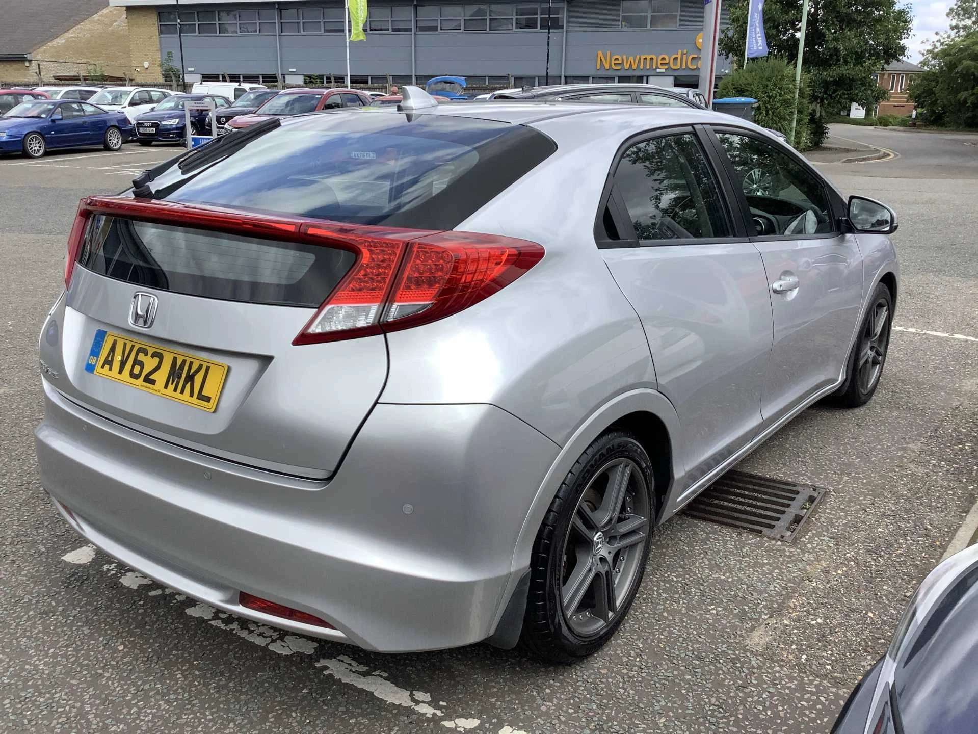 Vehicle image 6