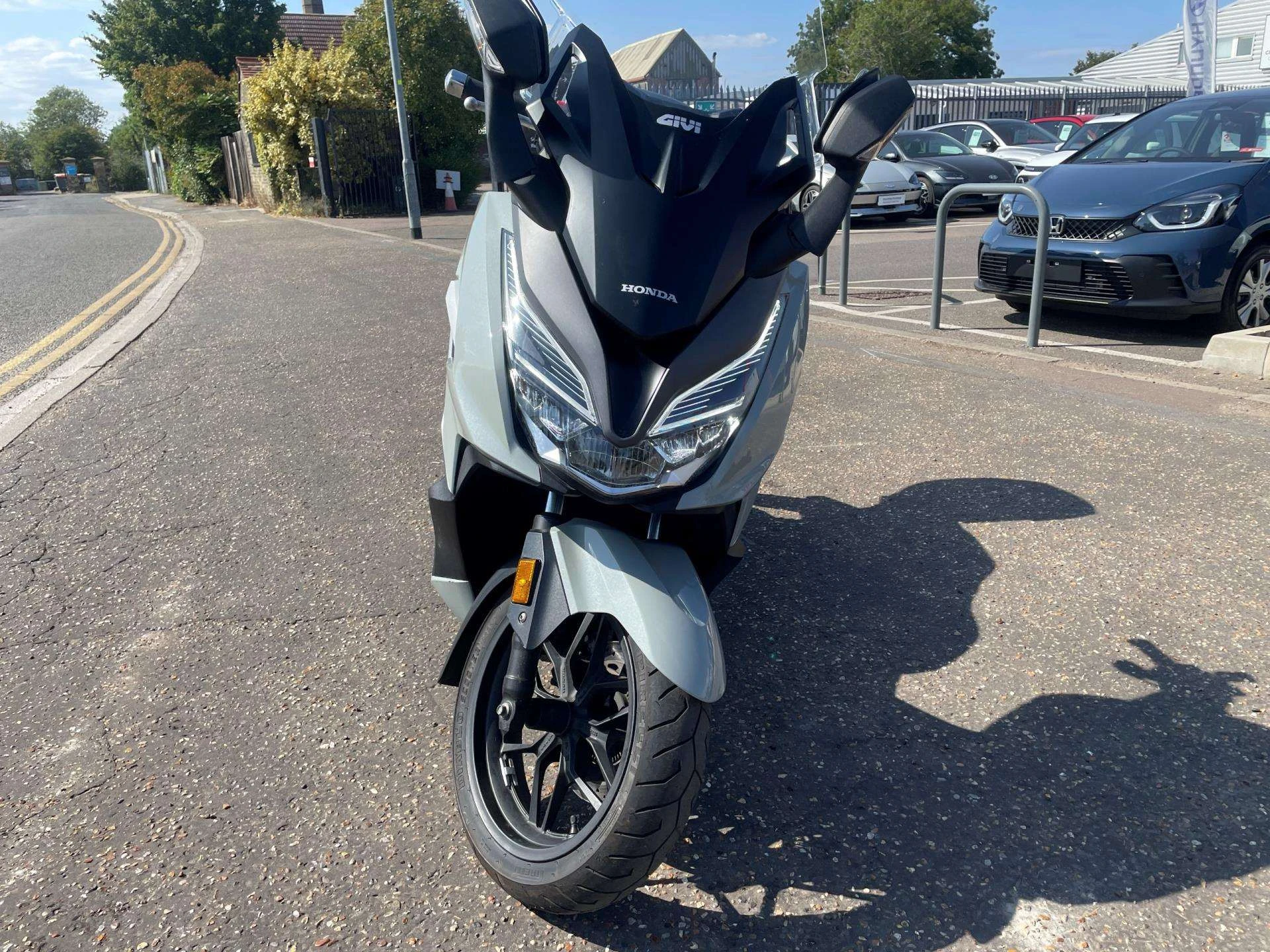 Vehicle image 7