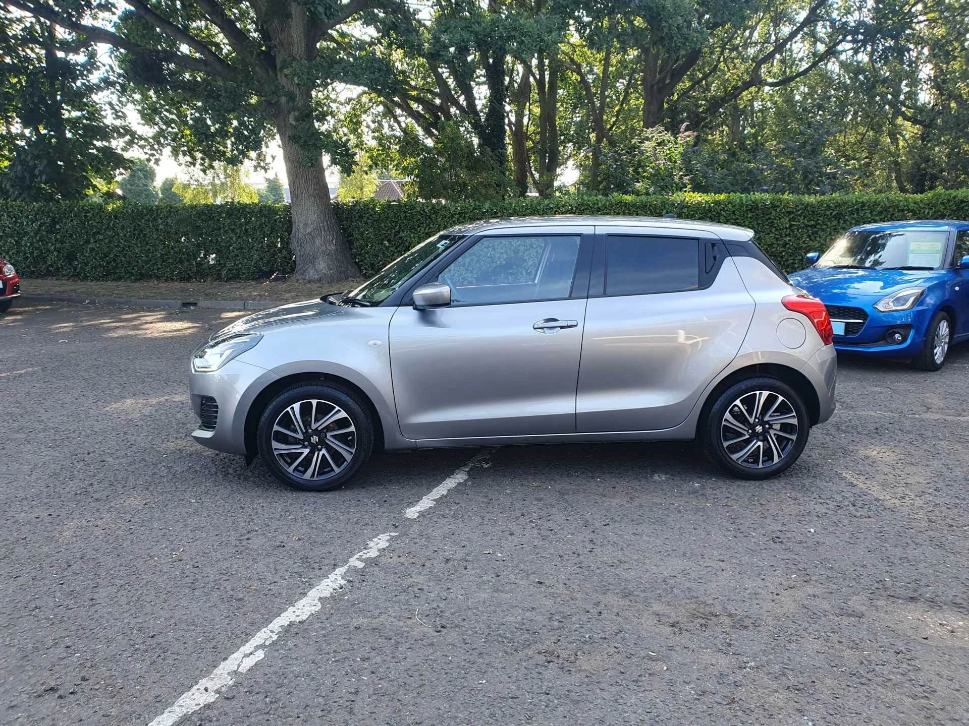 Vehicle image 6