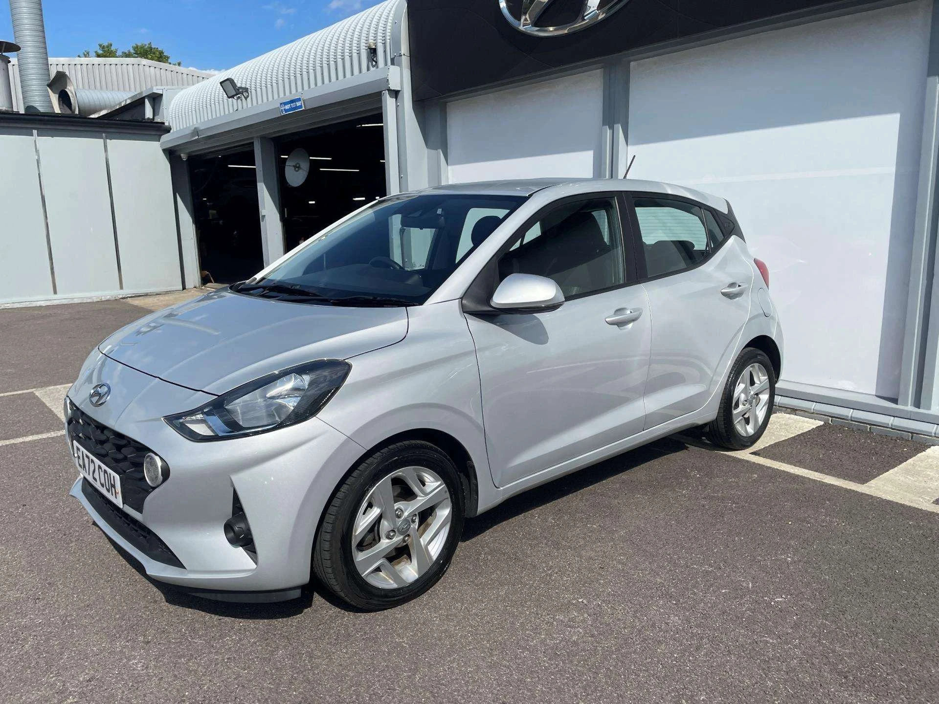 Vehicle image 6
