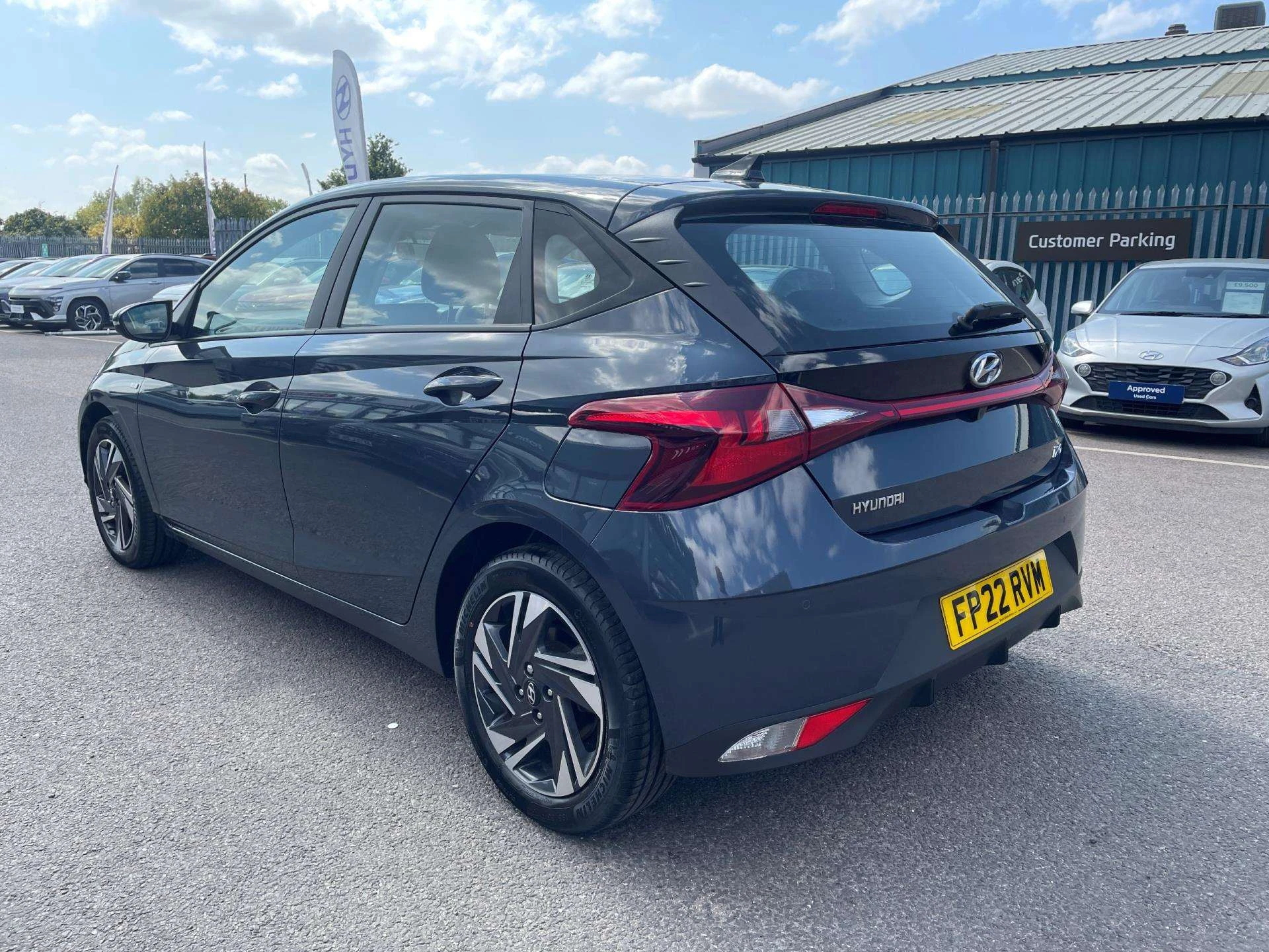 Vehicle image 5