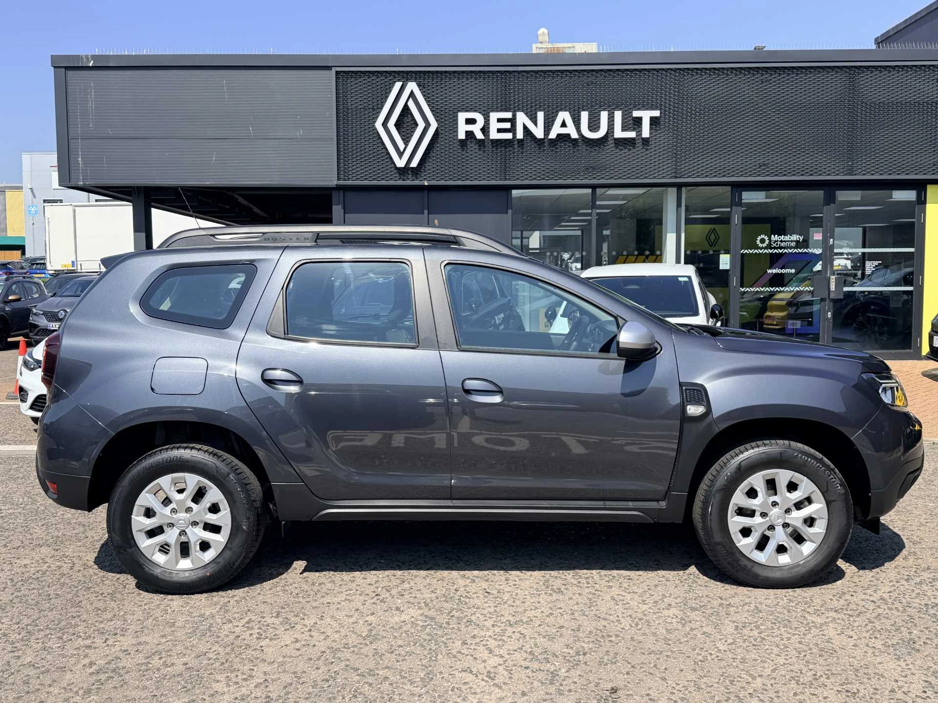 Vehicle image 5