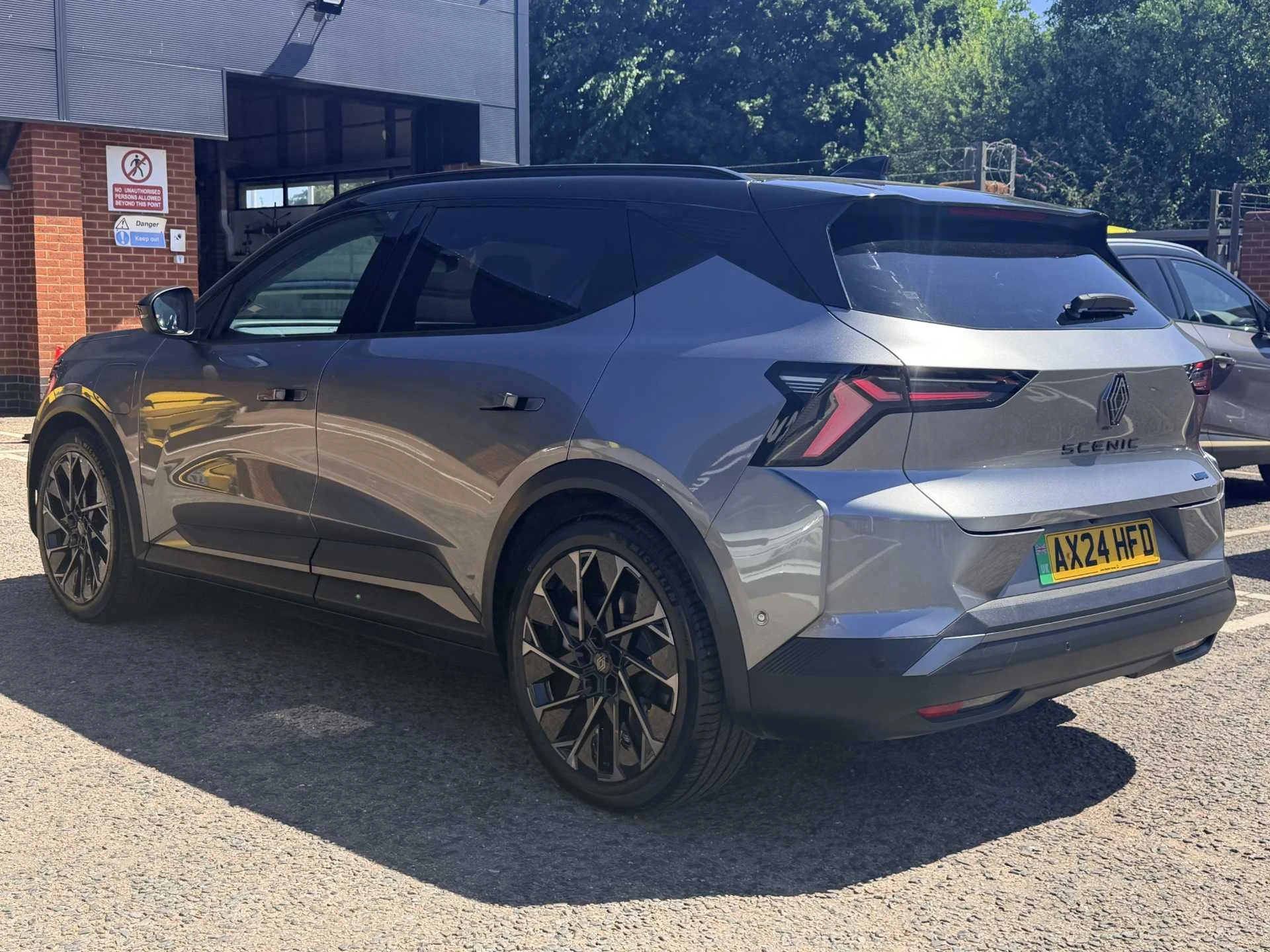 Vehicle image 3