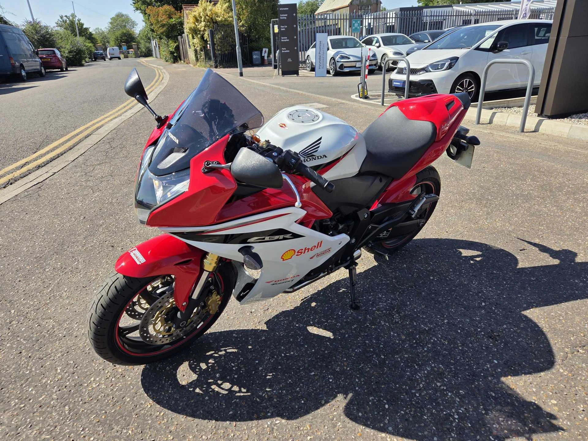 Vehicle image 7