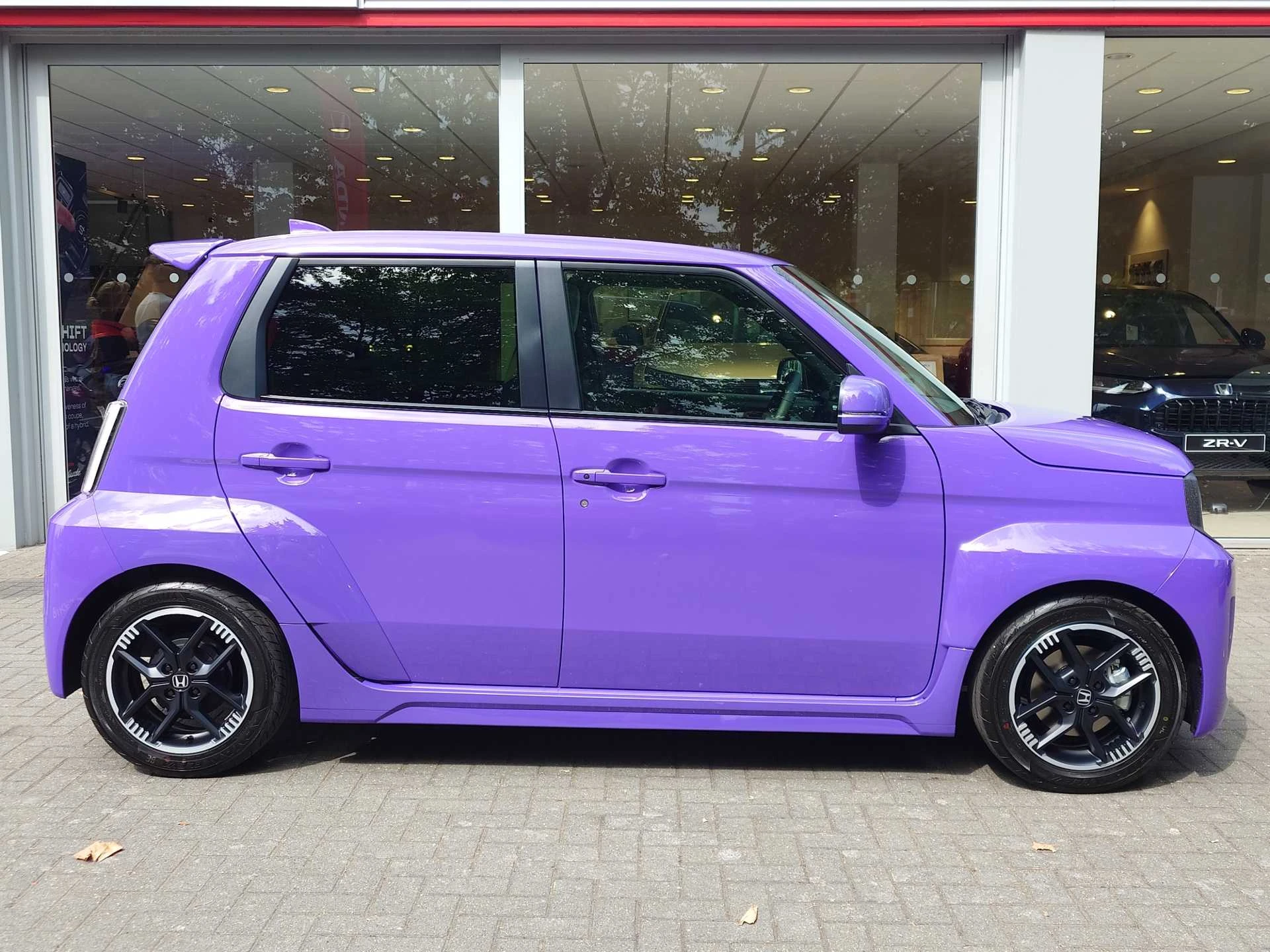 Vehicle image 5
