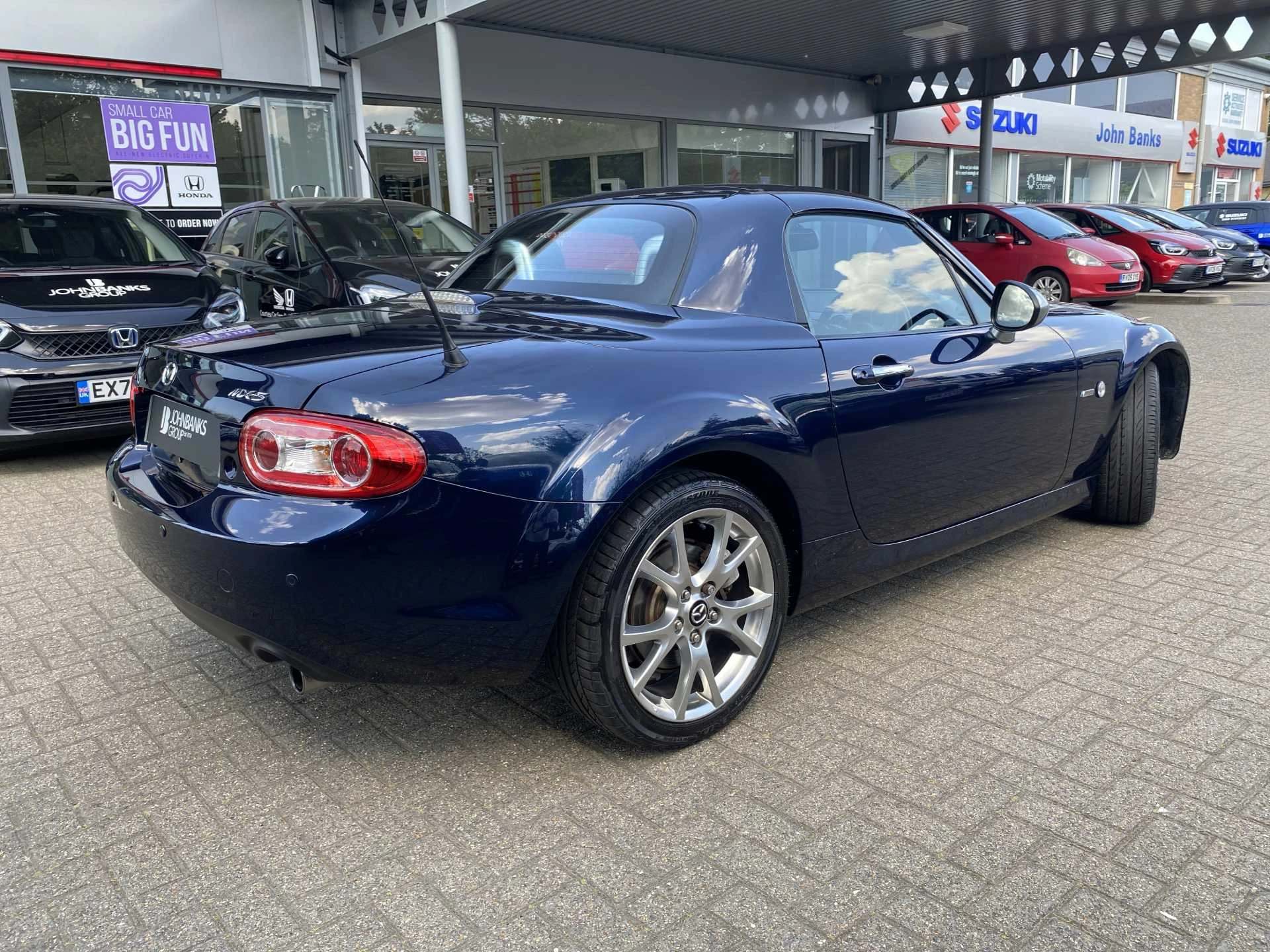 Vehicle image 7