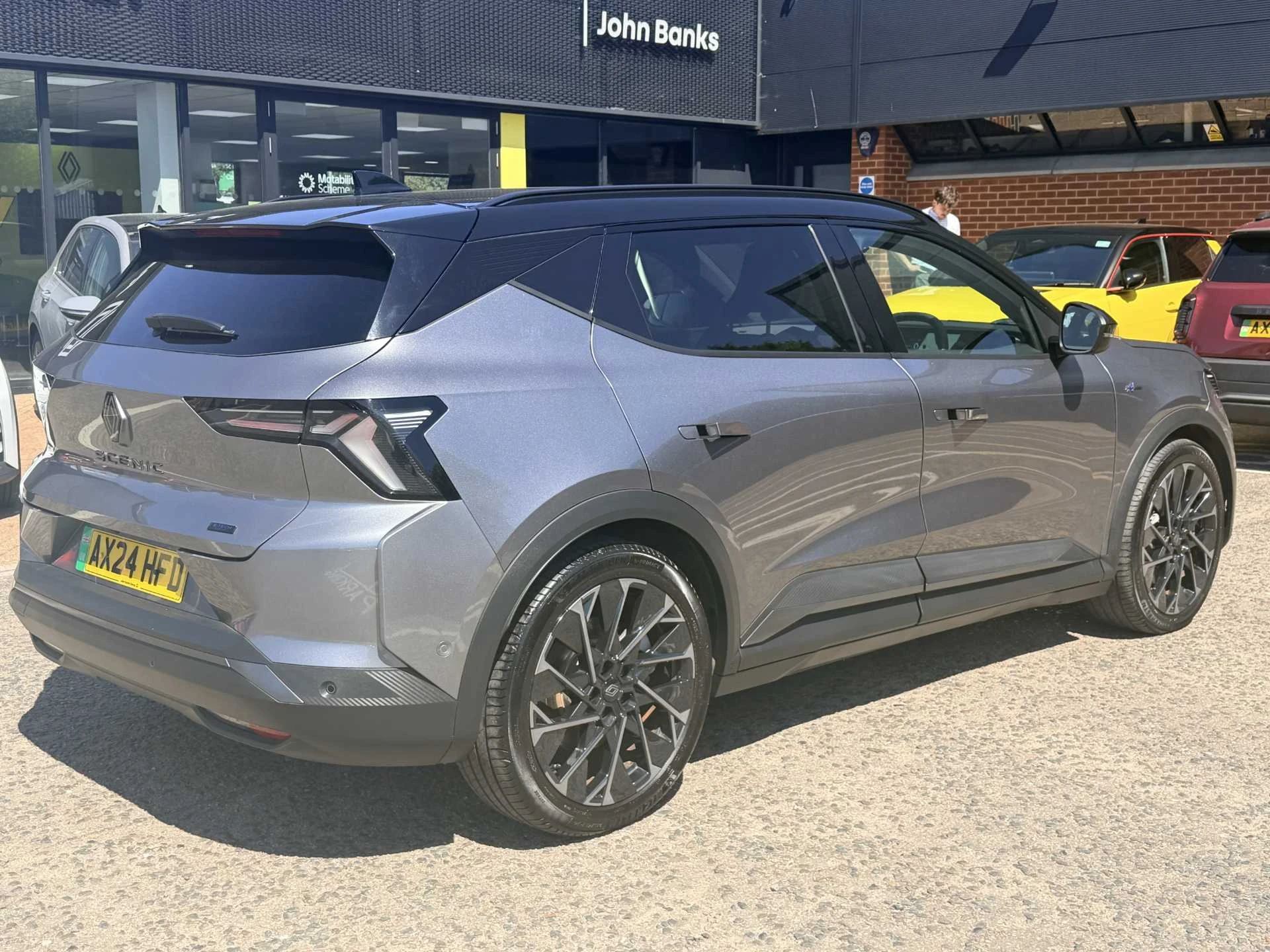 Vehicle image 4