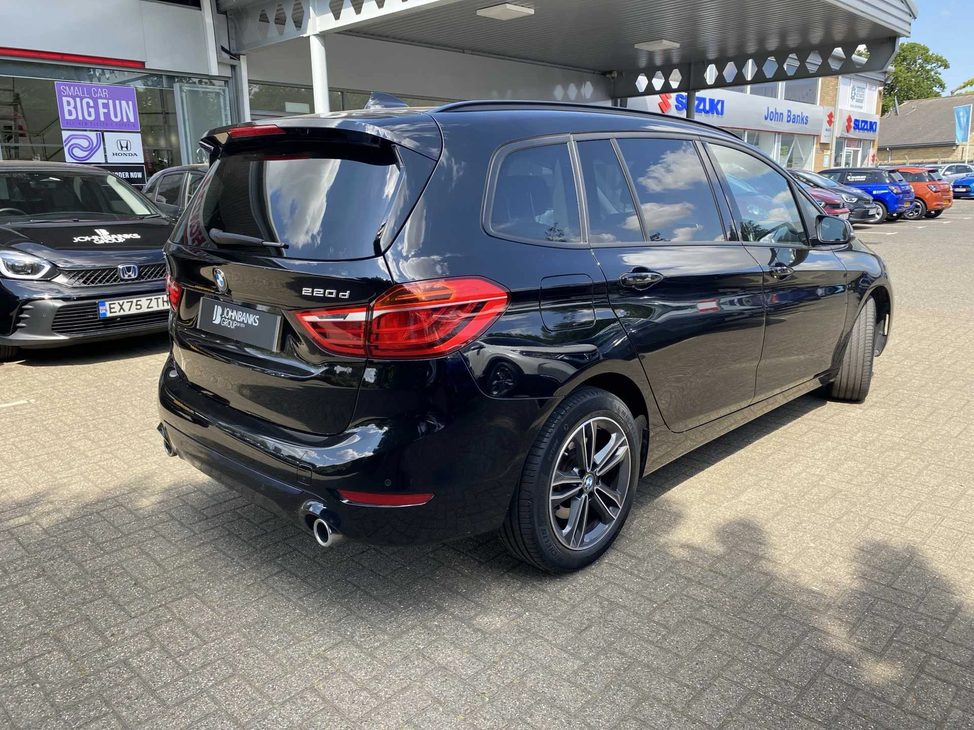 Vehicle image 7