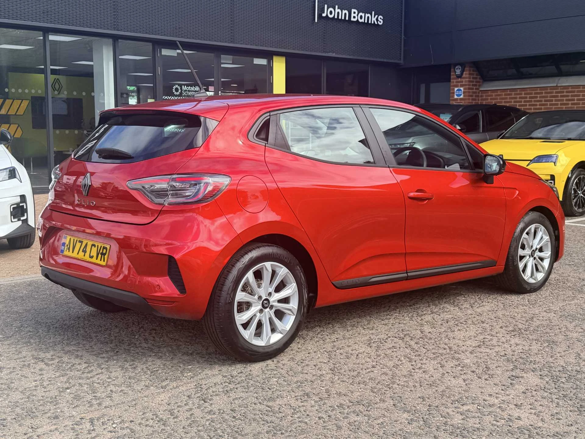 Vehicle image 4