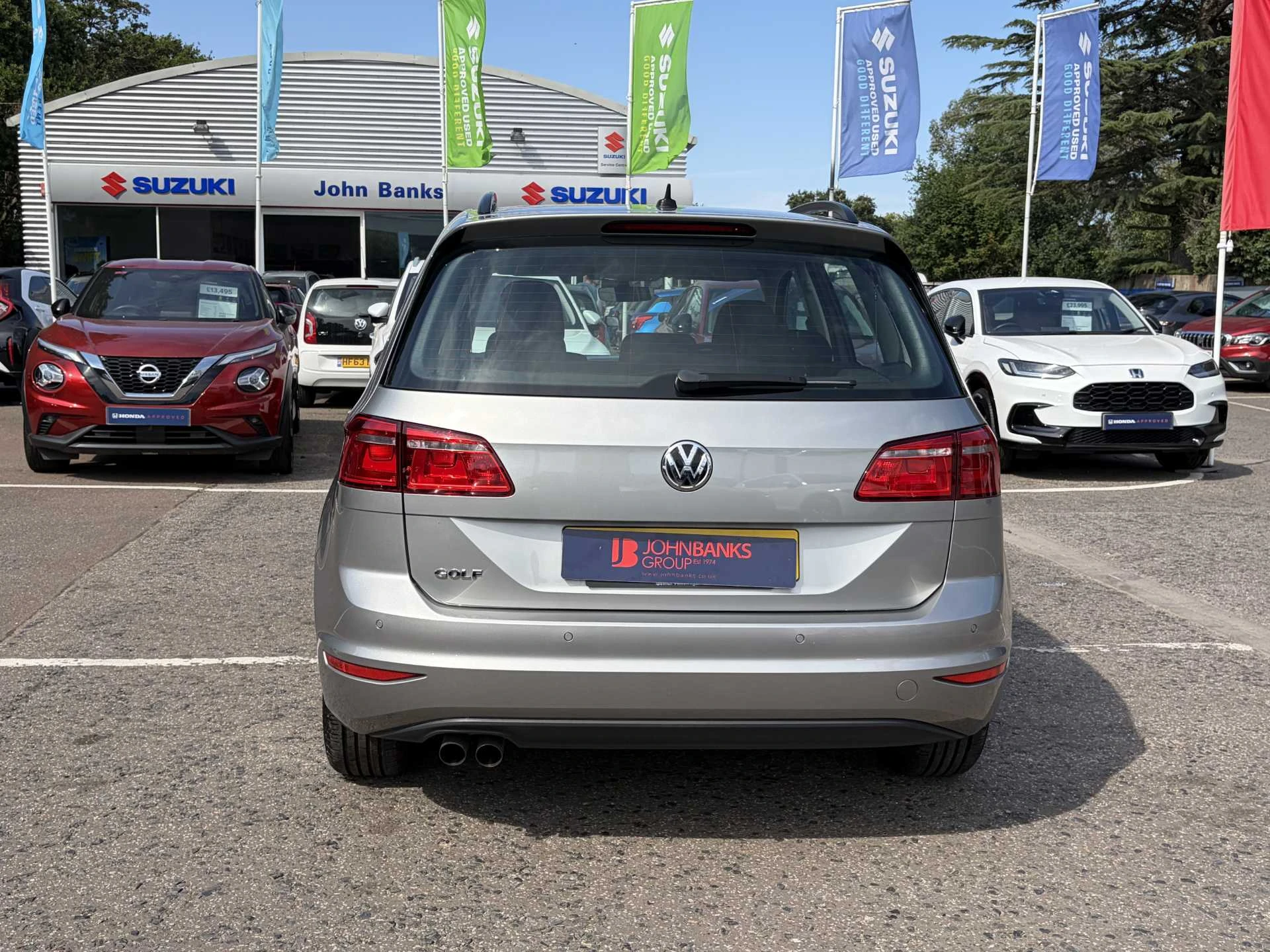 Vehicle image 7