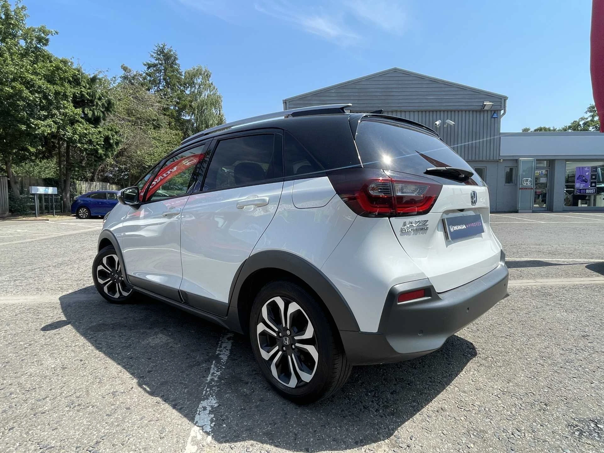 Vehicle image 3