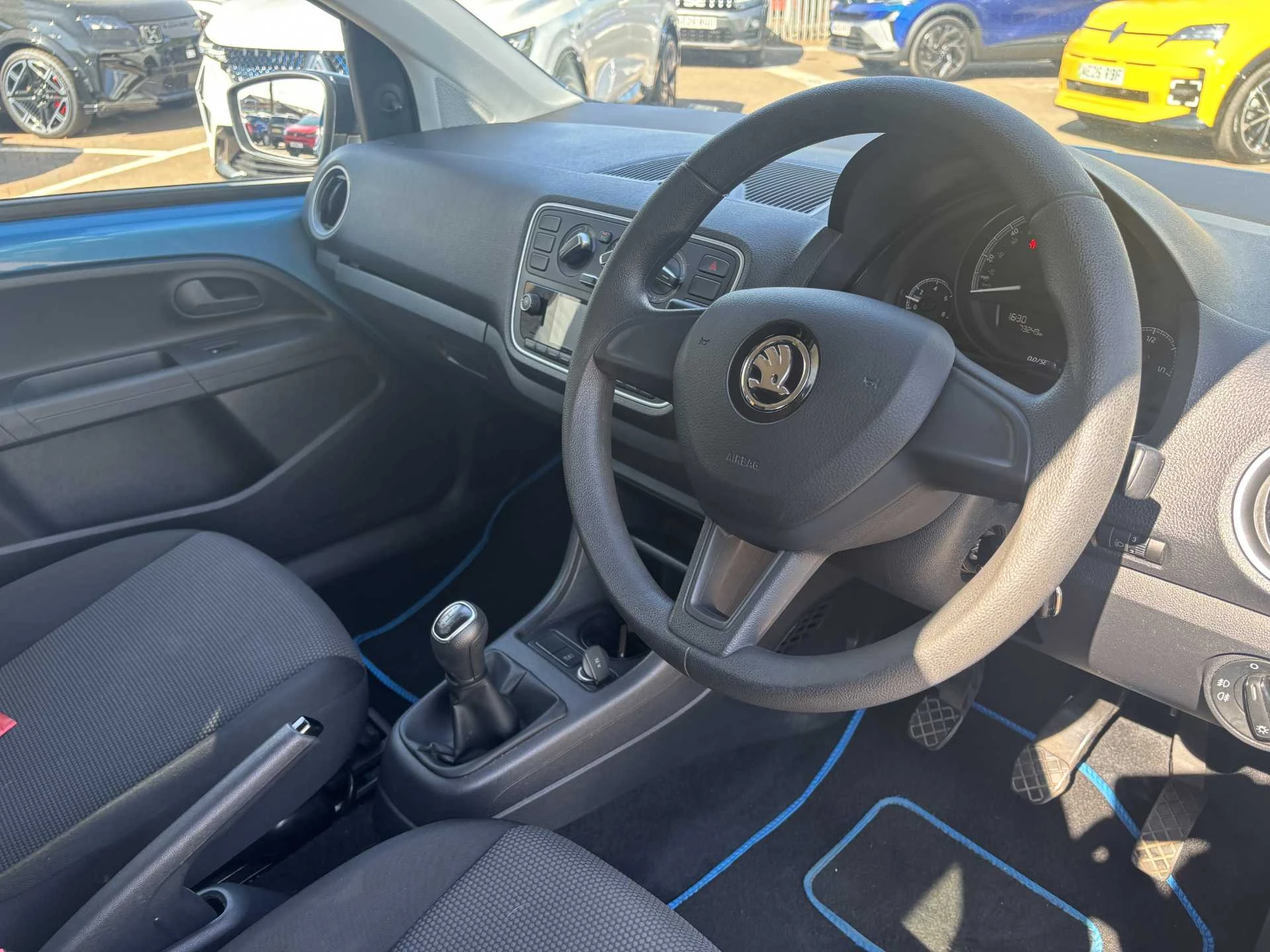Vehicle image 4
