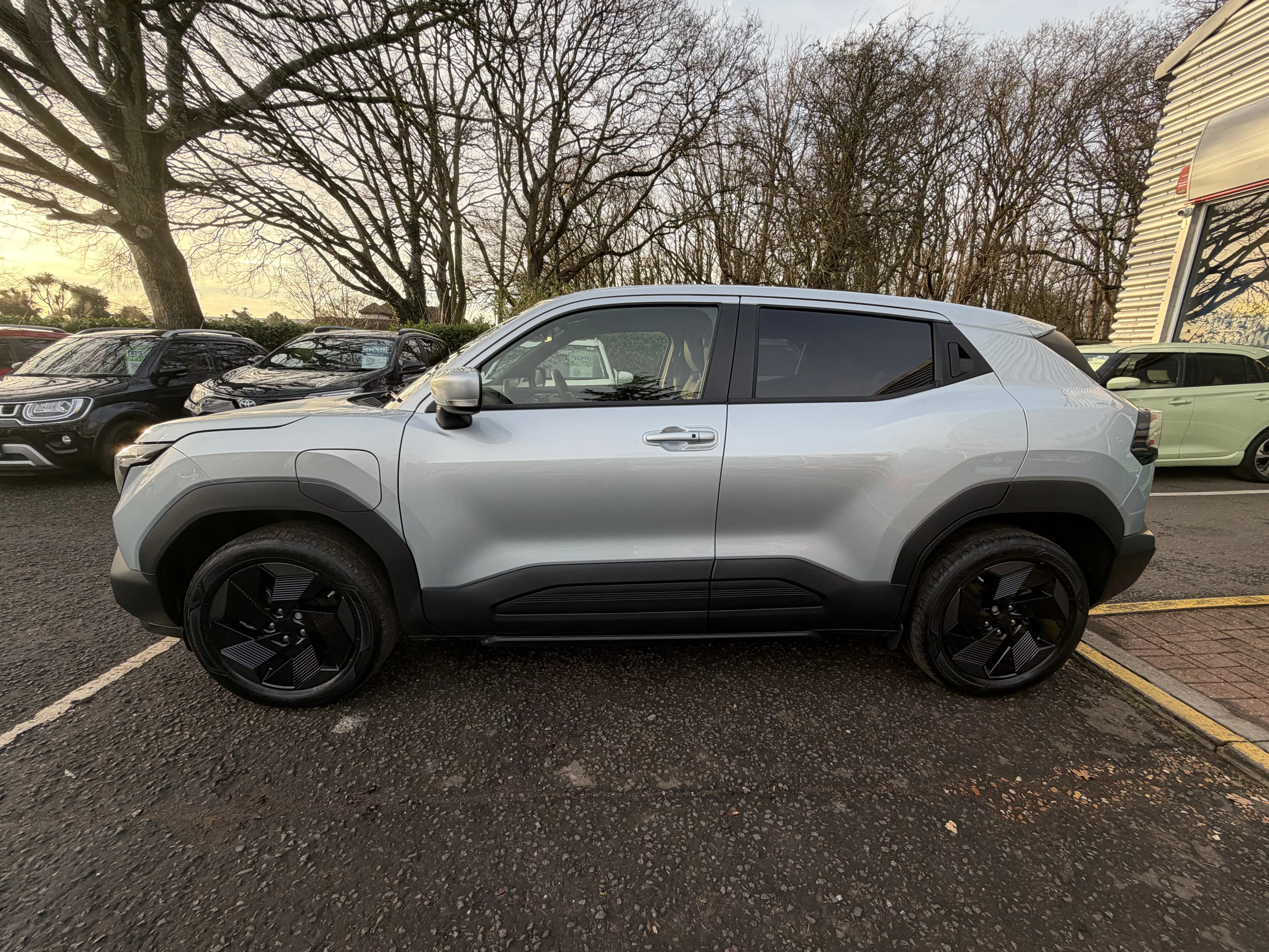 Vehicle image 5